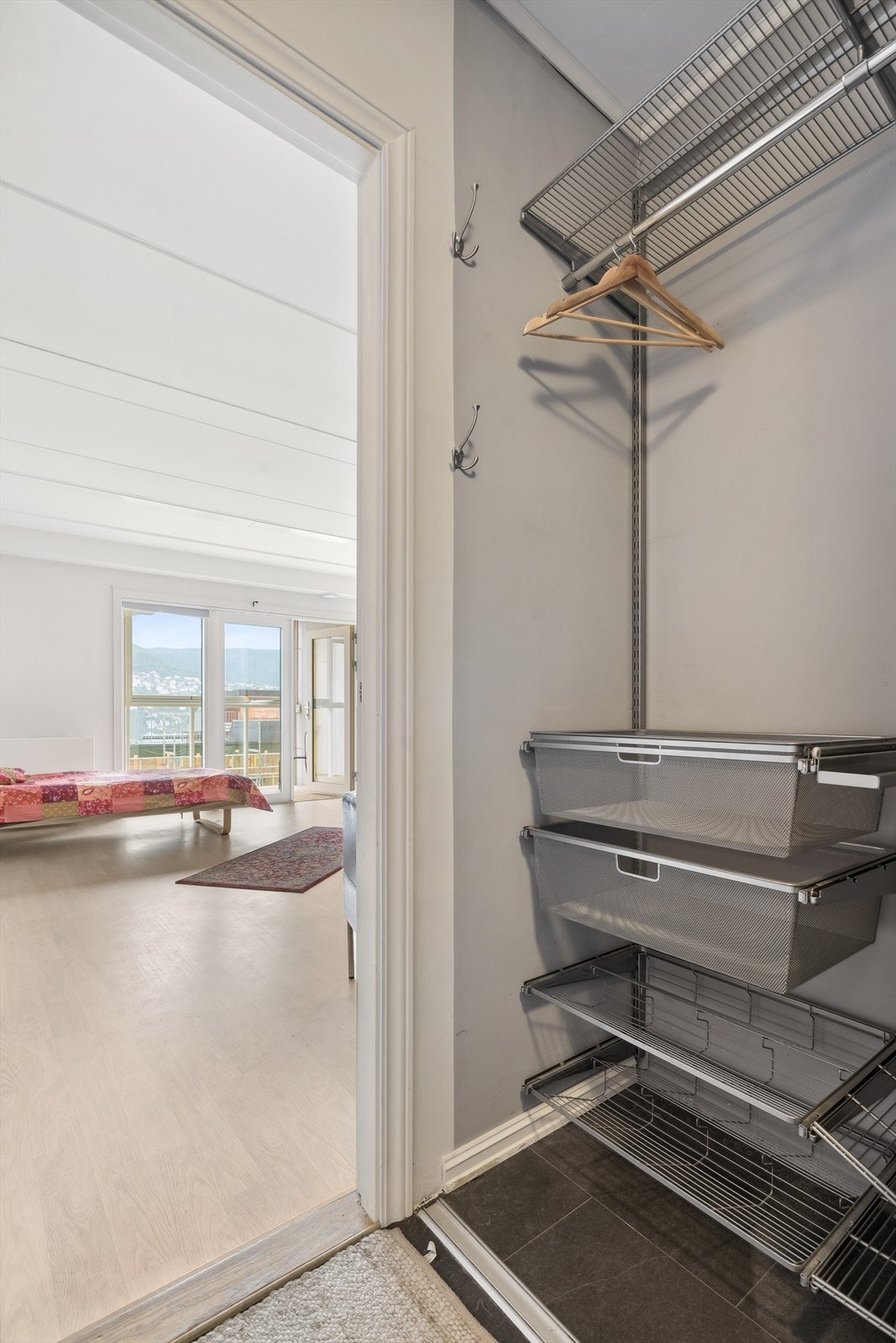 Garderobe Galleribilde