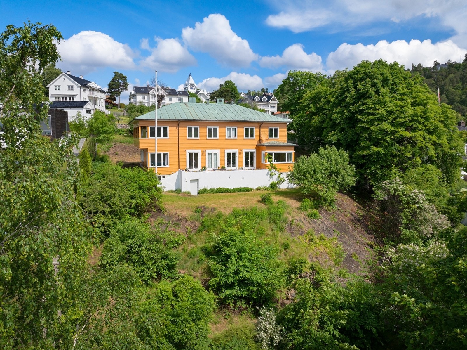 Huset er tegnet av den anerkjente arkitekten Sverre Poulsen i 1931. Galleribilde