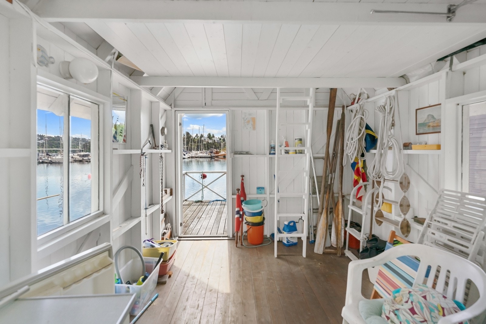 Båthuset er på ca. 9 m² bruksareal Galleribilde