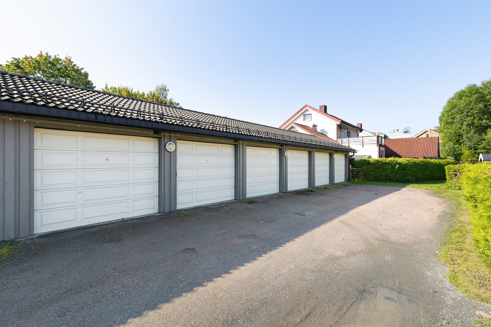 Leiligheten disponerer en garasjeplass med elbil-lader Galleribilde