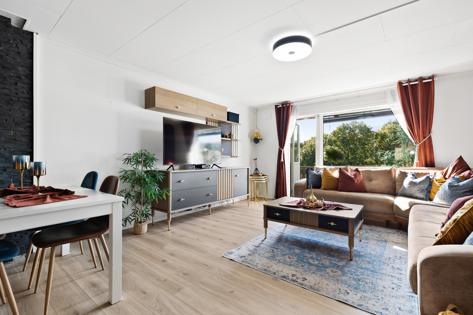 Vinduer fra 2013 og 2021. Galleribilde