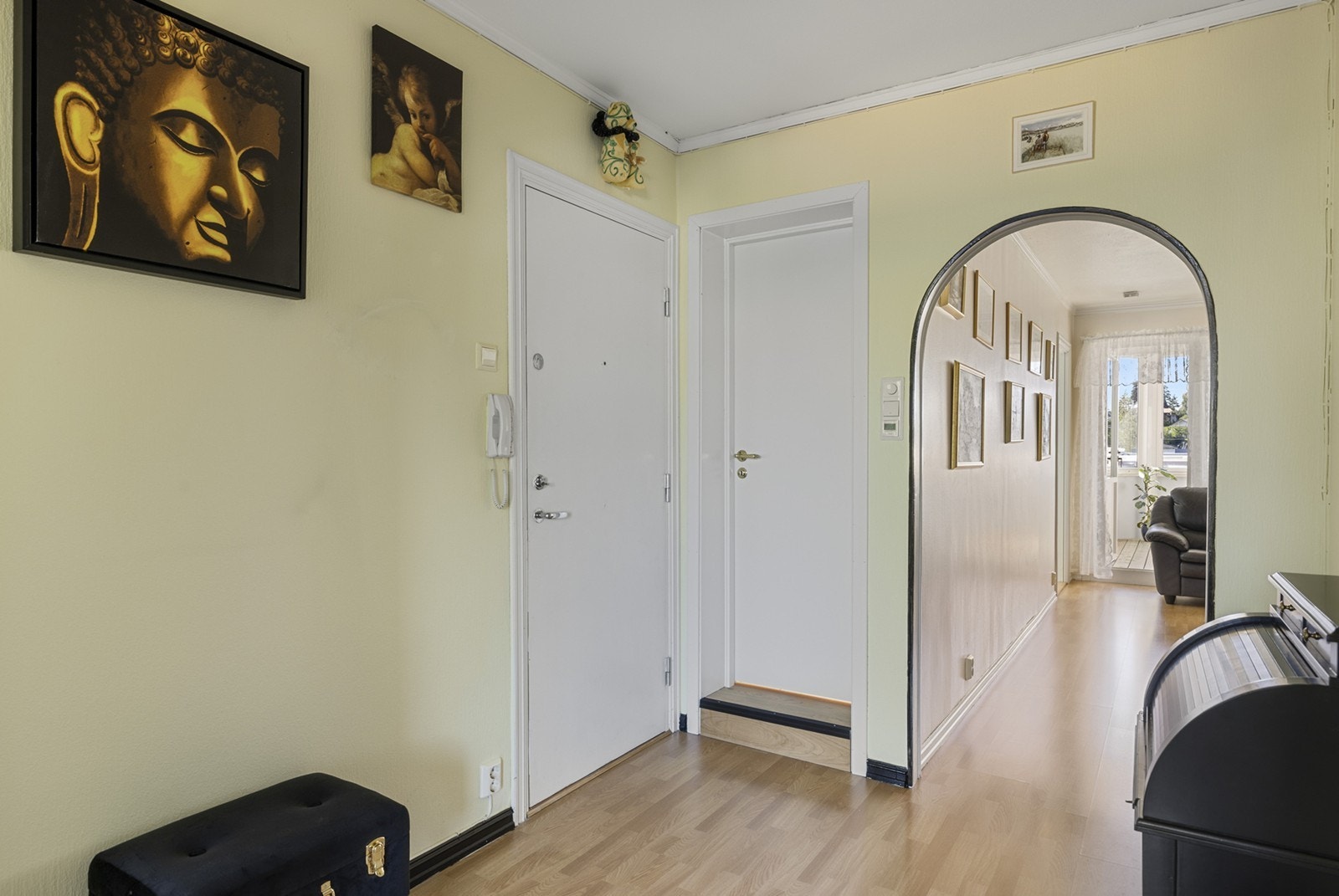Entré med god plass til av- og påkledning. Galleribilde