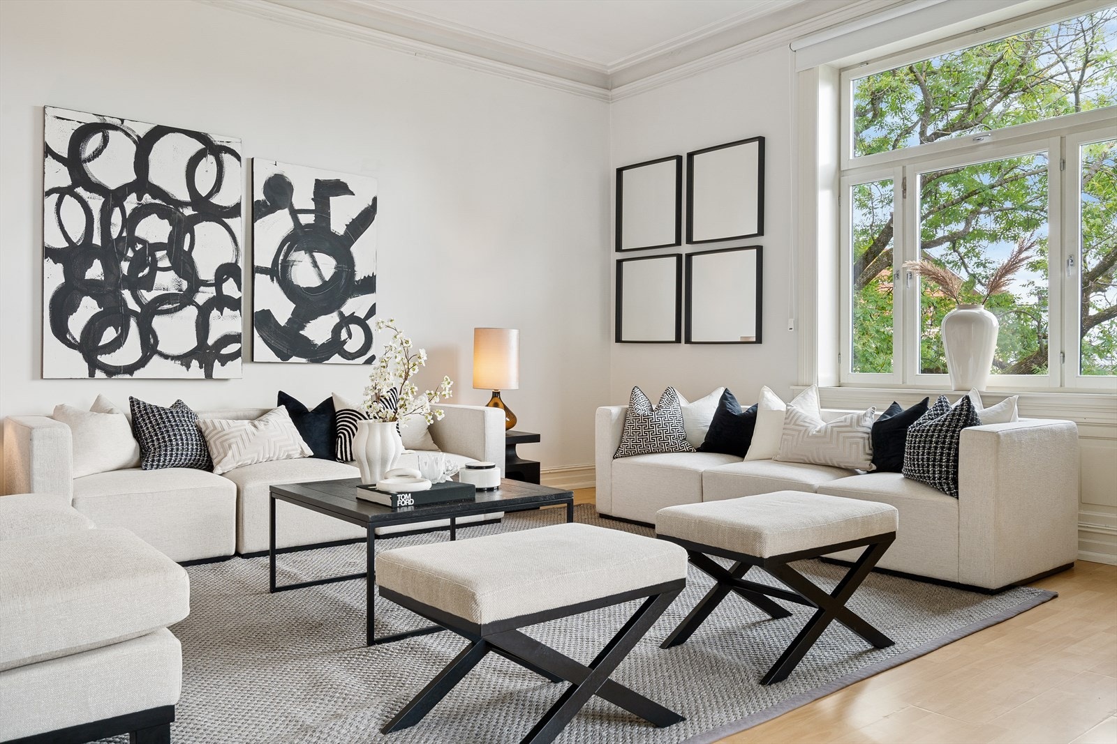 Soverom 3 er i dag innredet som stue. Rommet har flere bruksmuligheter og kan innredes etter ønske og behov. Galleribilde
