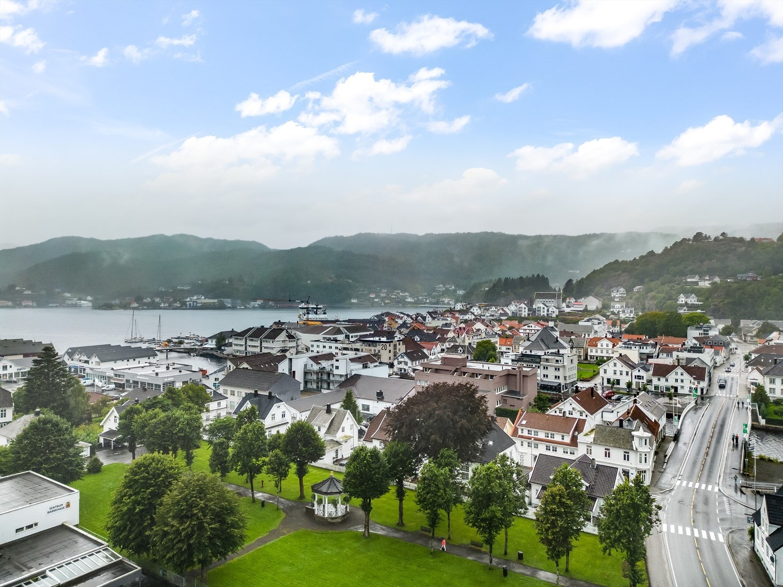 Sundeparken ligger like ved Galleribilde