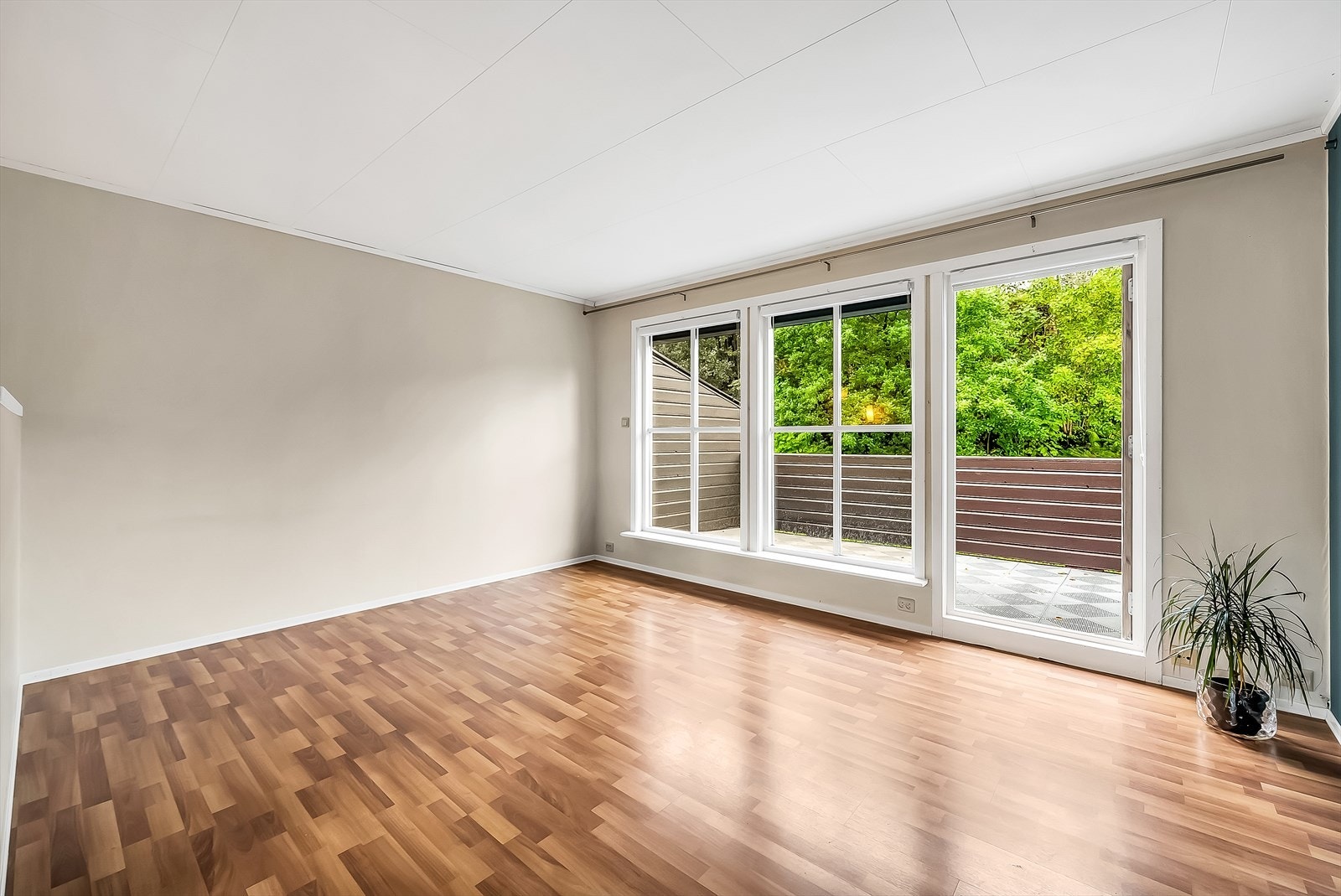 Herfra har du utgang til veranda. Galleribilde