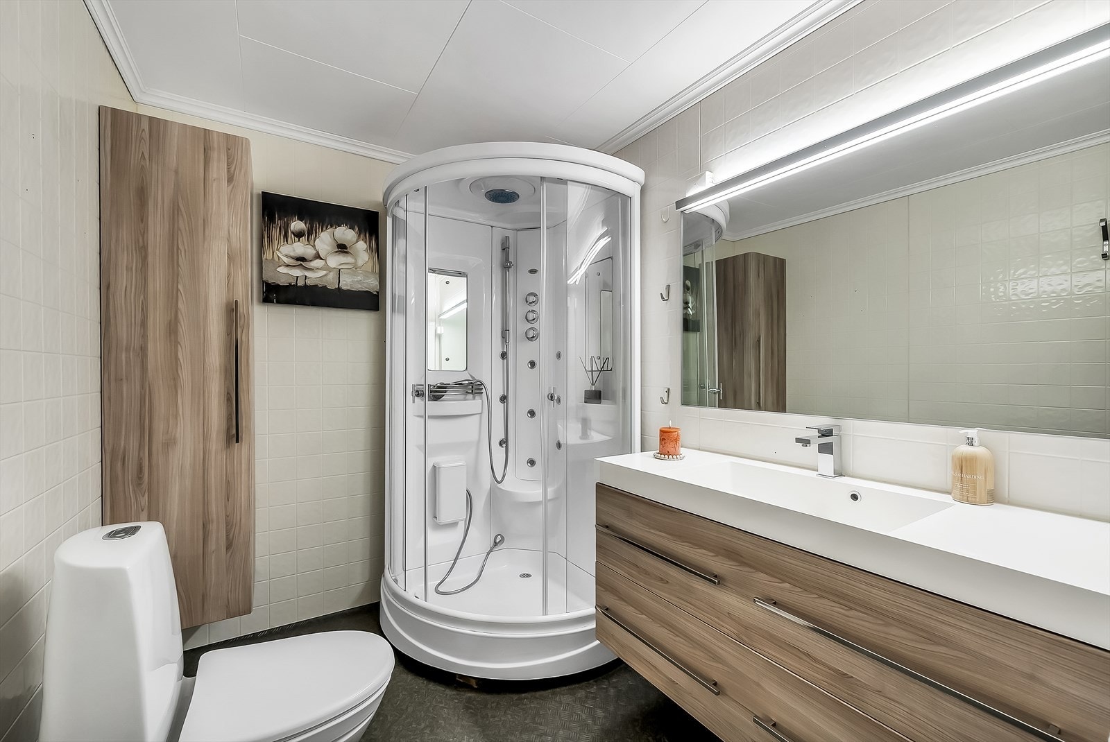 Nyere oppusset, flott bad! Galleribilde