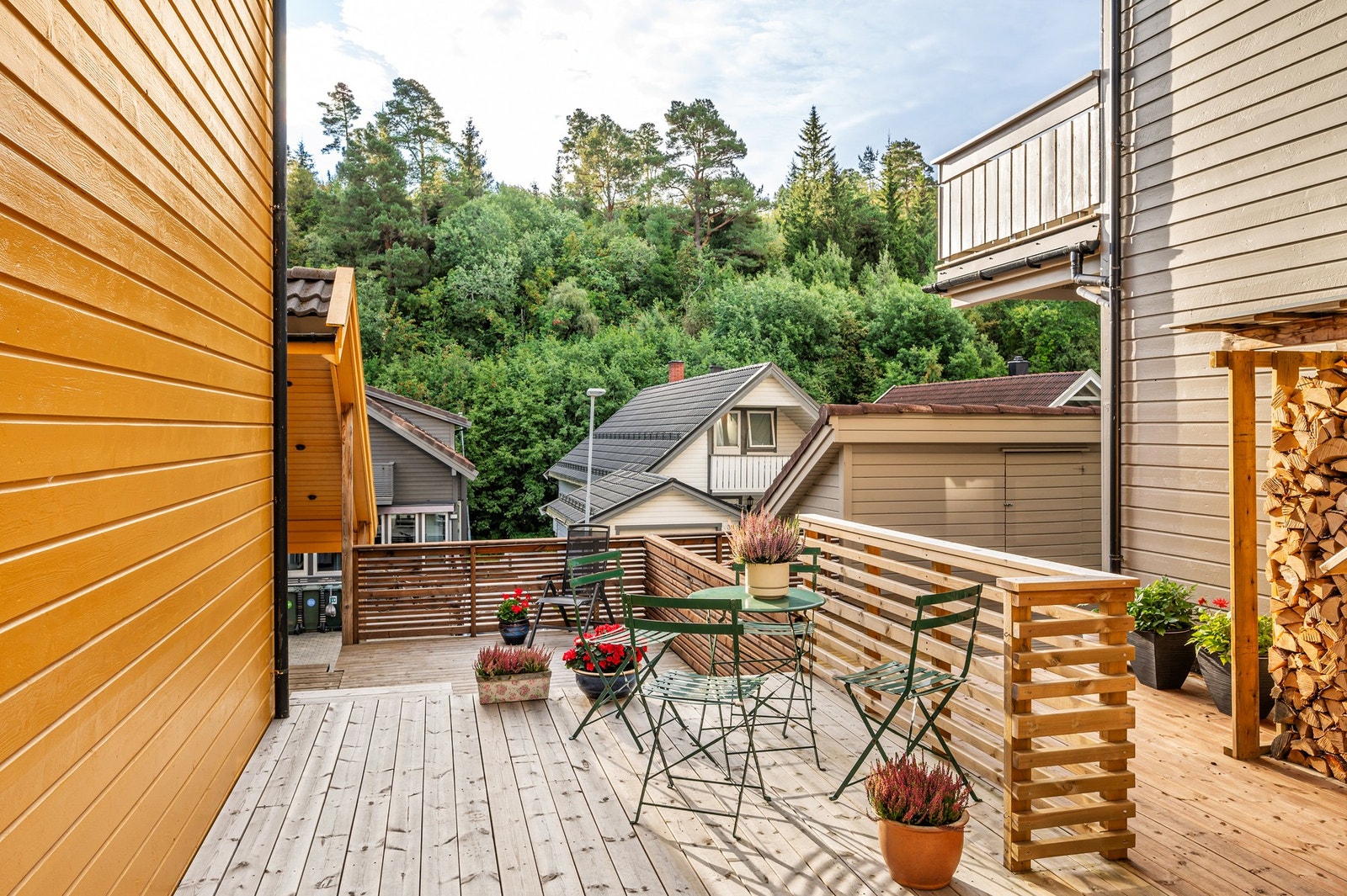 Boligen er fra 1988 og har en familievennlig beliggenhet på Stokkanhaugen. Galleribilde