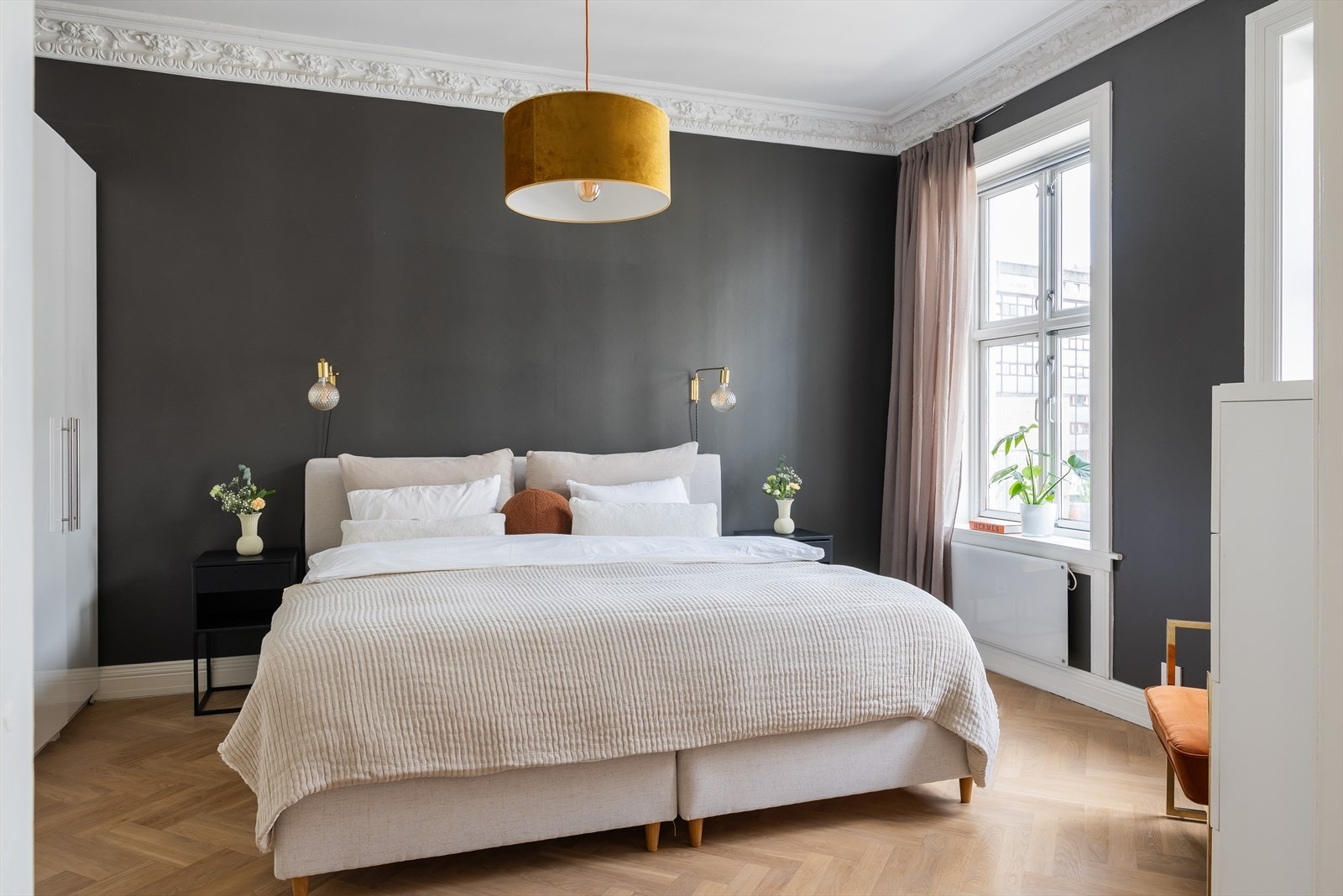 Soverom 1 med plass til dobbeltseng. Galleribilde