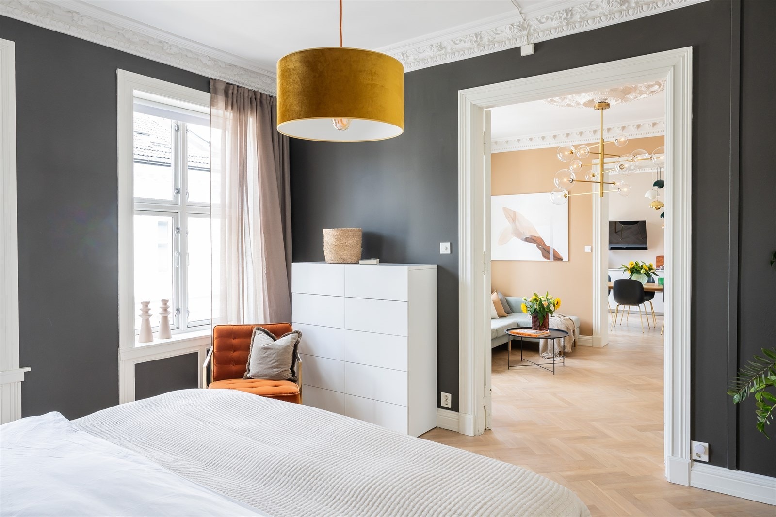 Soverom har stort innslipp av naturlig lys. Galleribilde