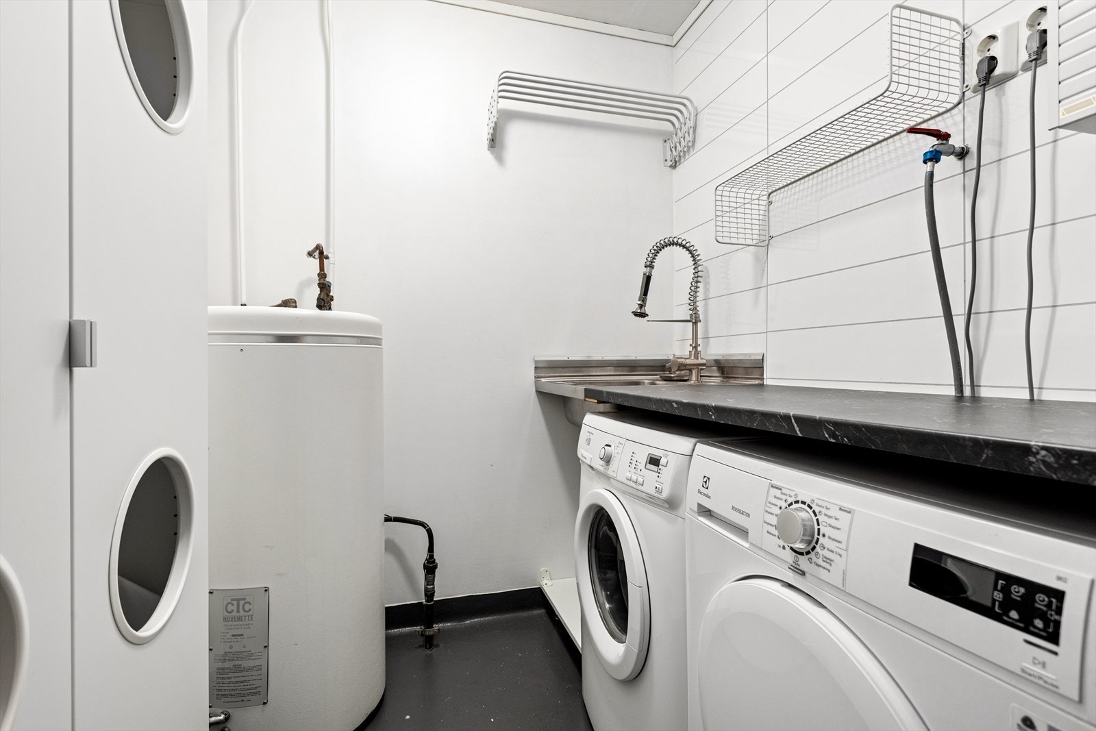Vaskerom. Galleribilde