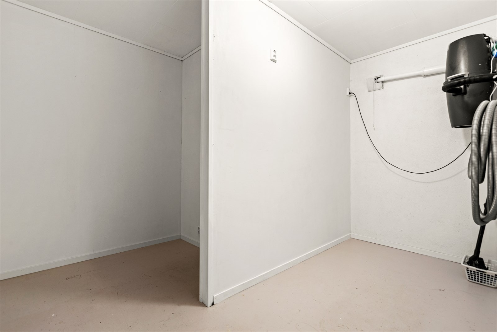 Bod med god plass til oppbevaring. Galleribilde