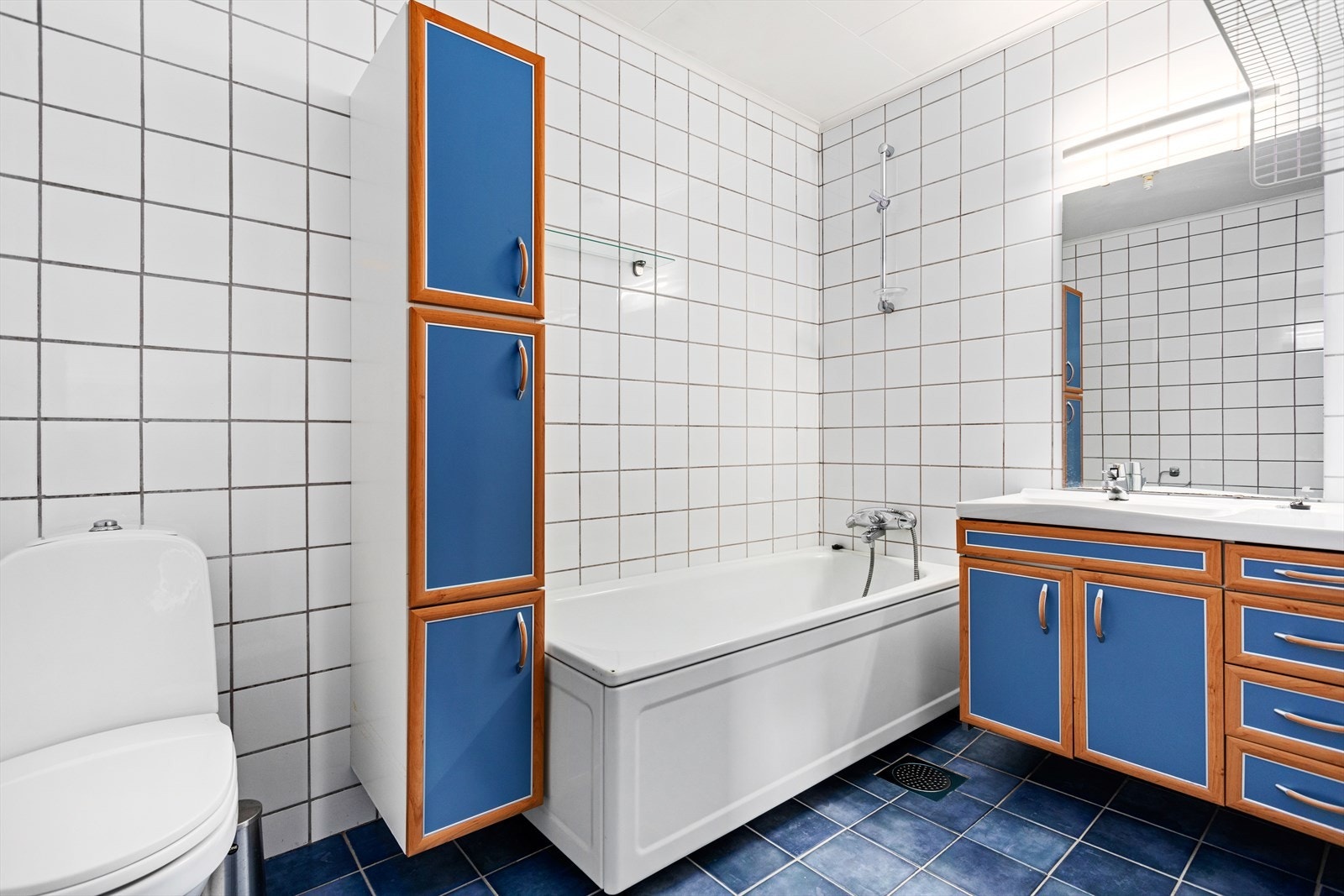 Heilflisa bad med varmekablar i golv. Galleribilde