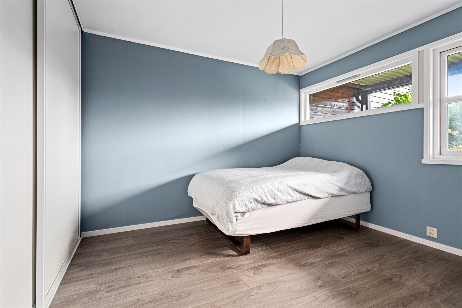 Det er to gode soverom i underetasjen. Galleribilde