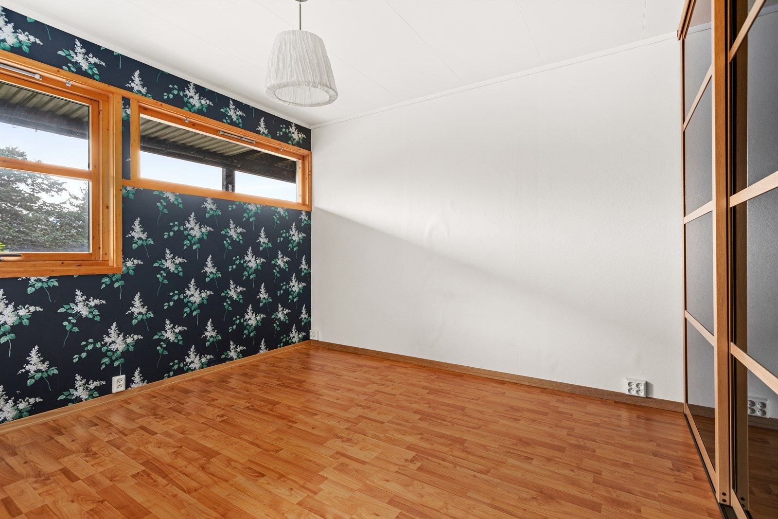 Begge soveromma har skyvedørsgarderobe. Galleribilde