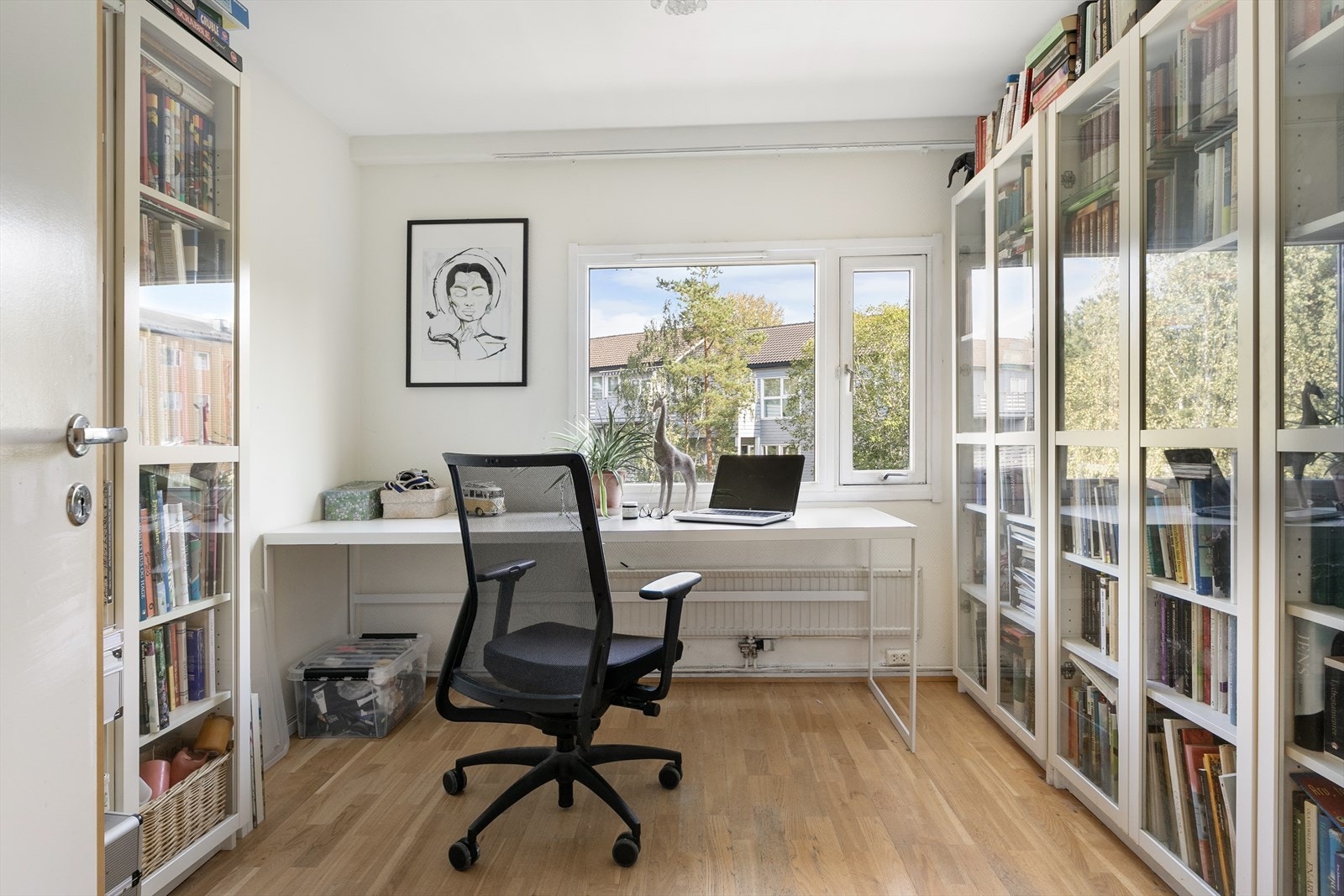 Soverom 2 som kan og brukes barnerom, gjesterom eller kontor kan fungere som hovedsoverom Galleribilde