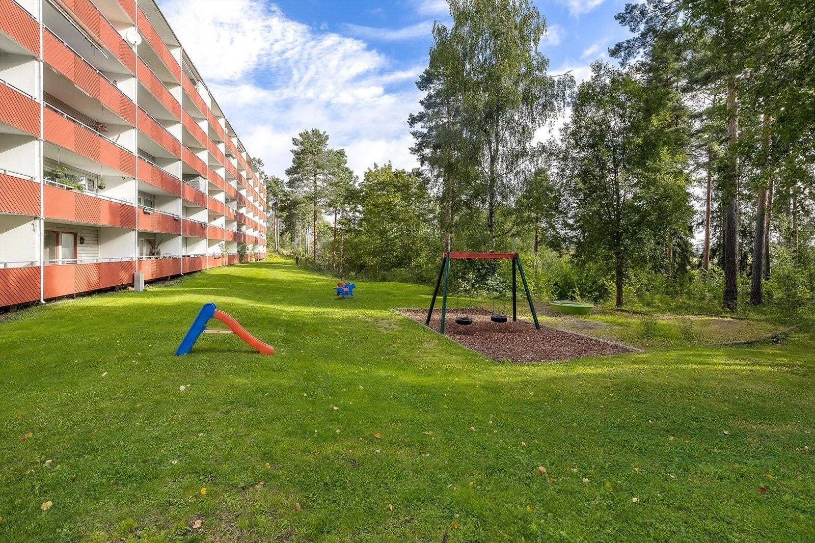 Lekeplass for de minste i umiddelbar nærhet. Galleribilde