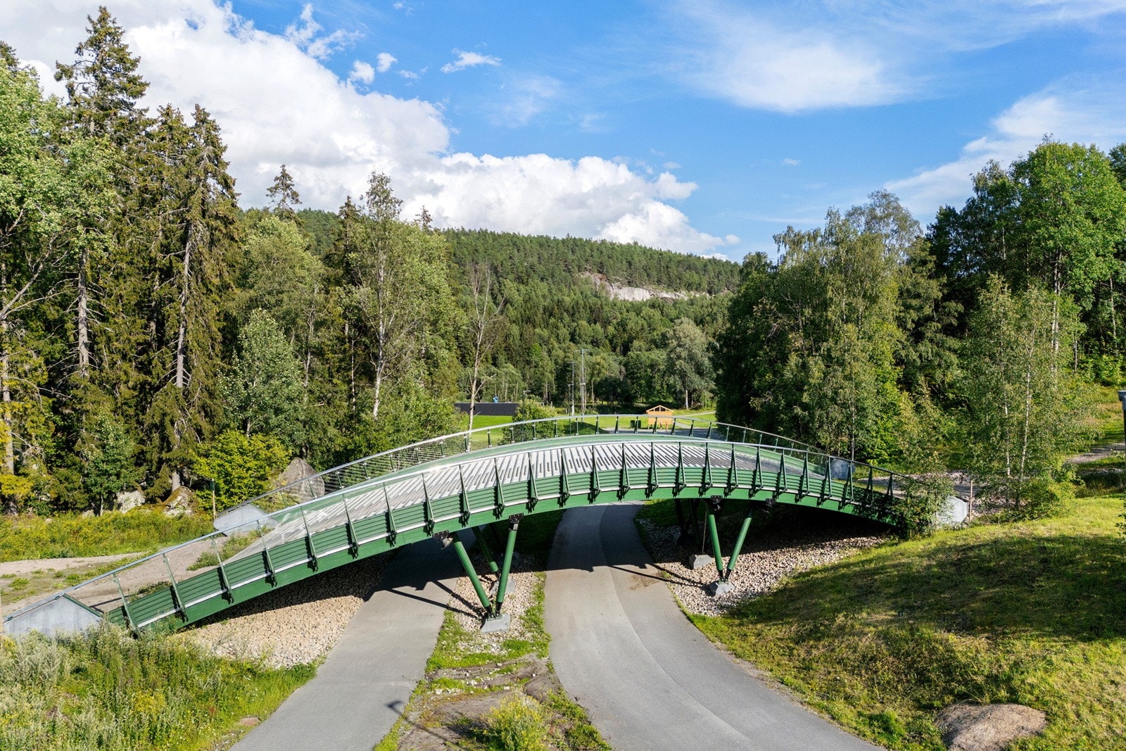 Skistadion på skullerud, her er det langrennsløyper og snøkanoner på vinterstid Galleribilde