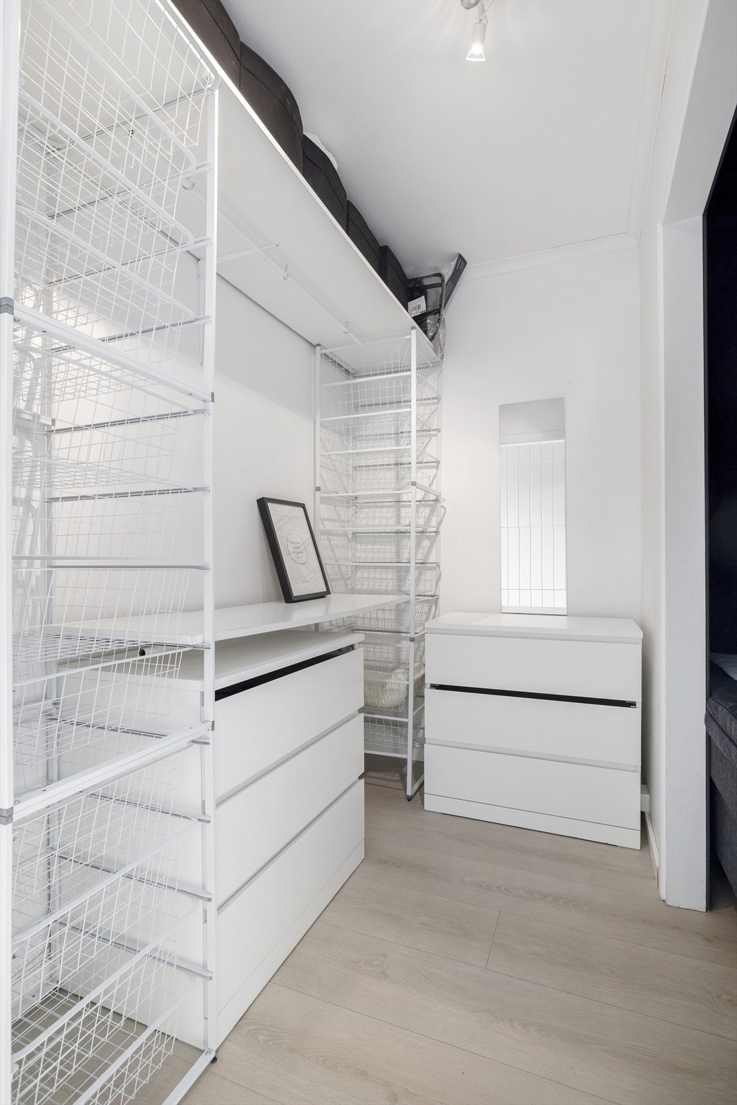 Walkin-closet (3,1kvm) Galleribilde