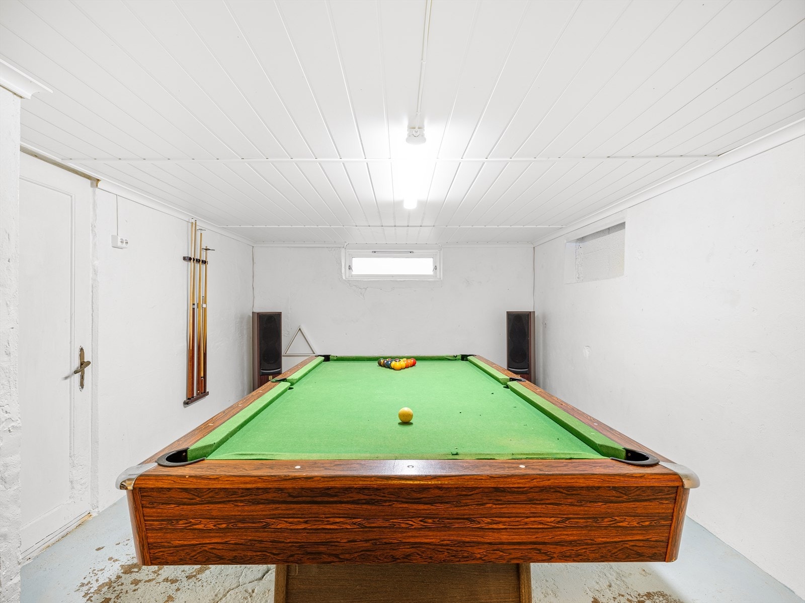 "Mancave" med biljardbord. Biljardbordet medfølger i handelen. Galleribilde