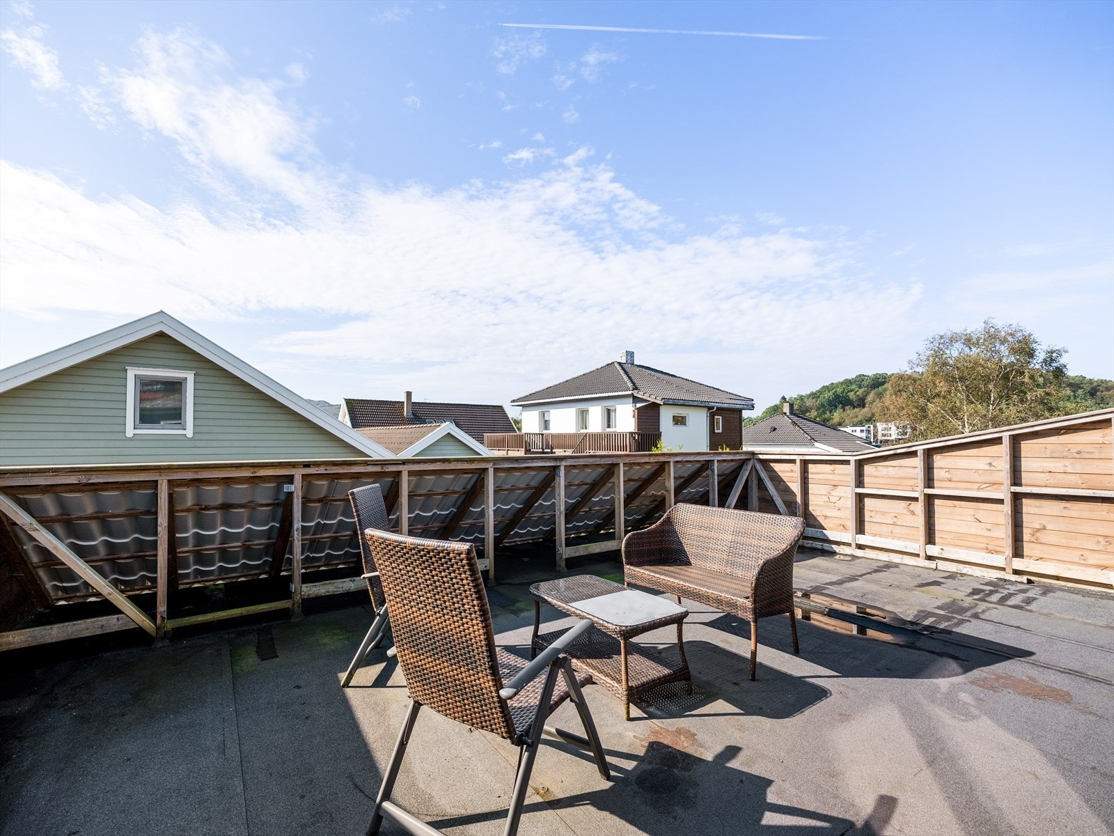 Stor, skjermet og solrik takterrasse Galleribilde