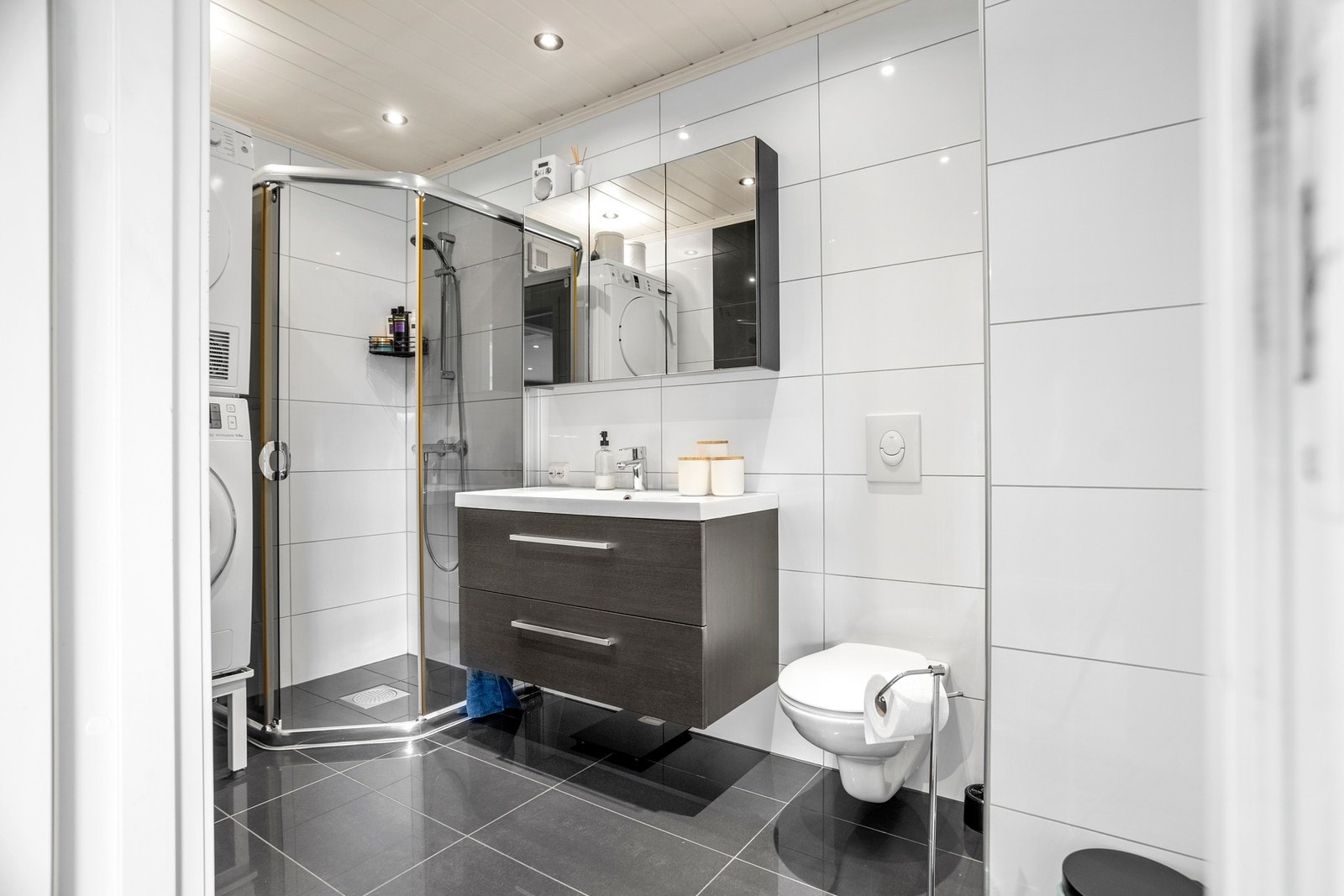 Bad - 5 kvm. Pent bad som er oppusset i 2017. Galleribilde