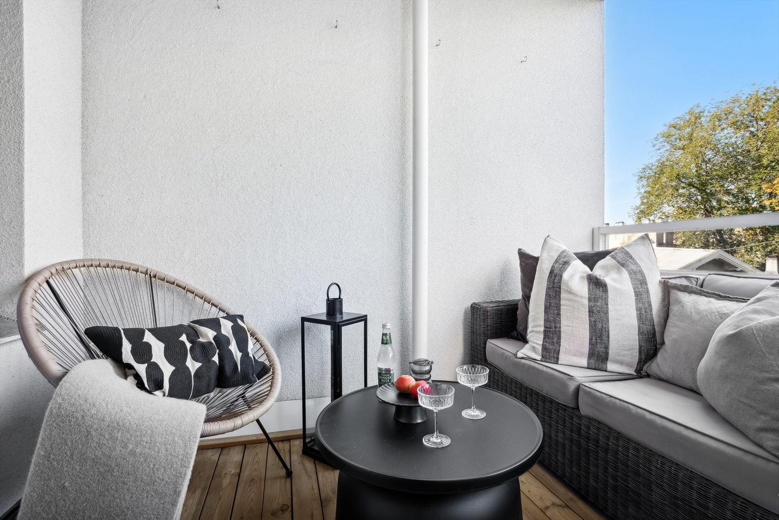Det er plass til å innrede med hagemøbler. Galleribilde