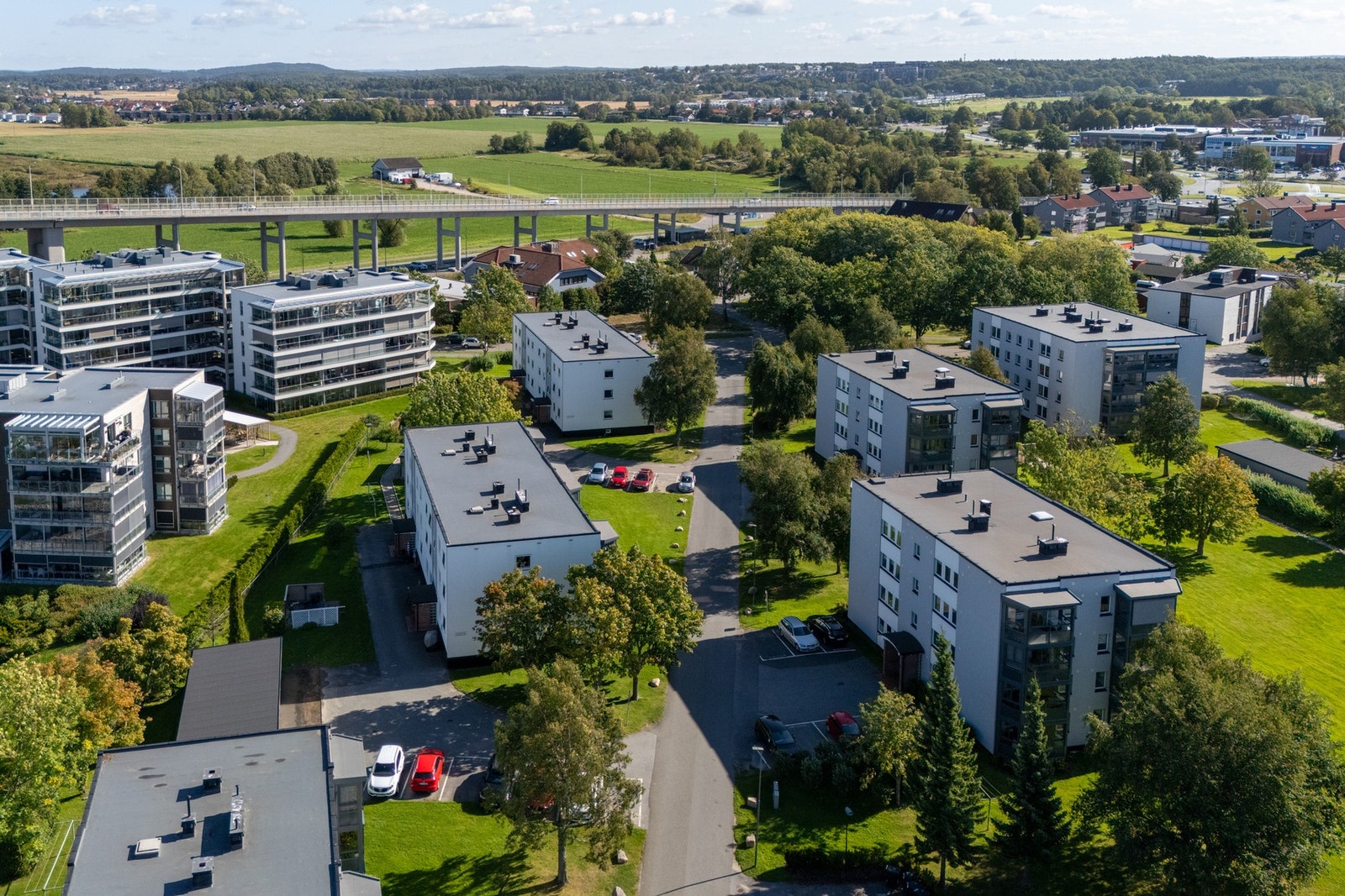 Blokka er oppført i 1967/-68 og er en del av Presteløkka III Borettslag som ligger i et eldre etablert boligområde på Prestelandet. Galleribilde