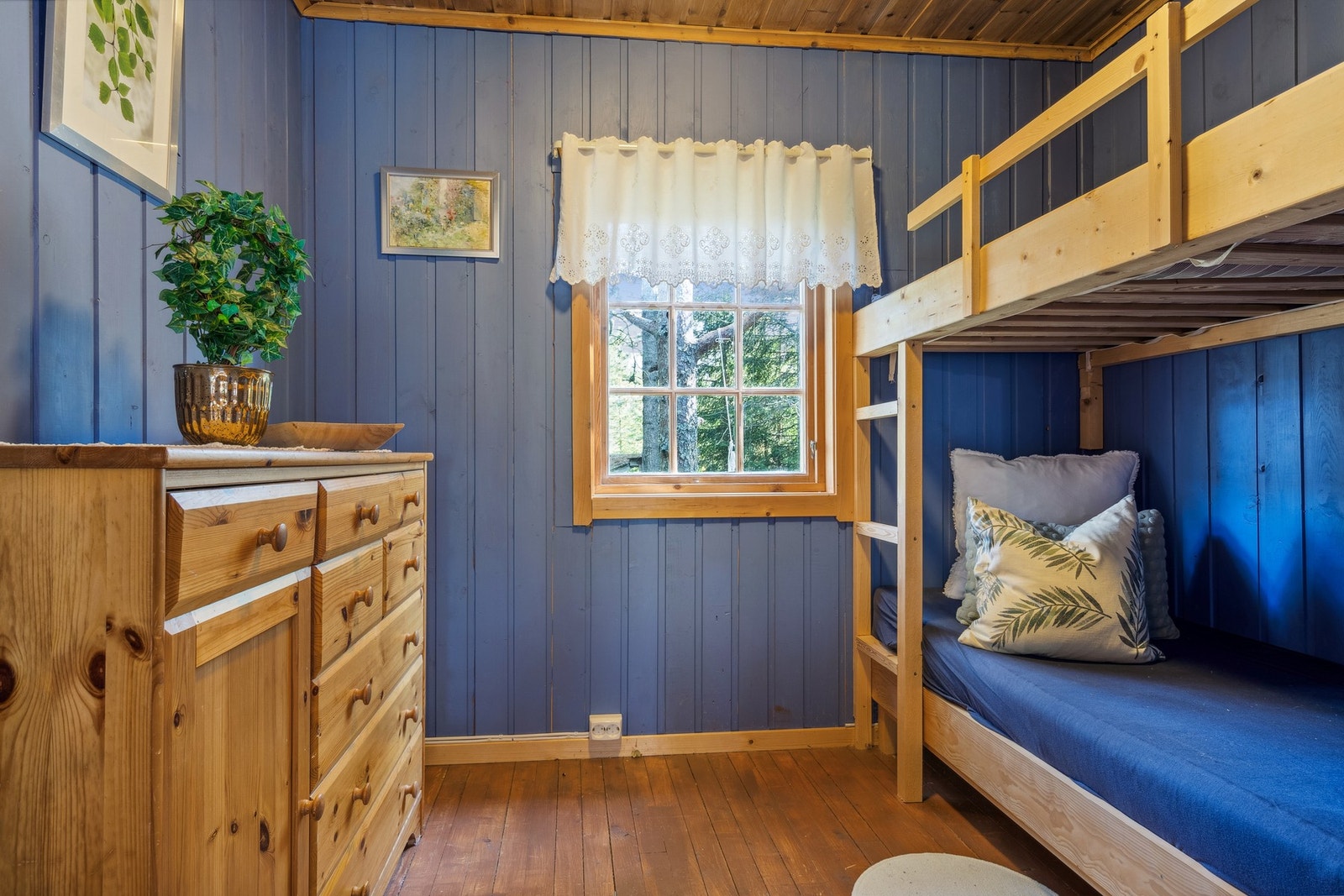 Soverom på 5 kvm med køyeseng. Galleribilde