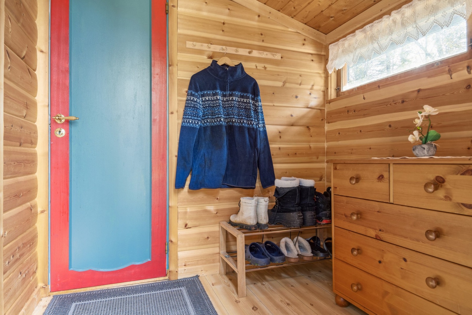 Hyttens entre. Galleribilde