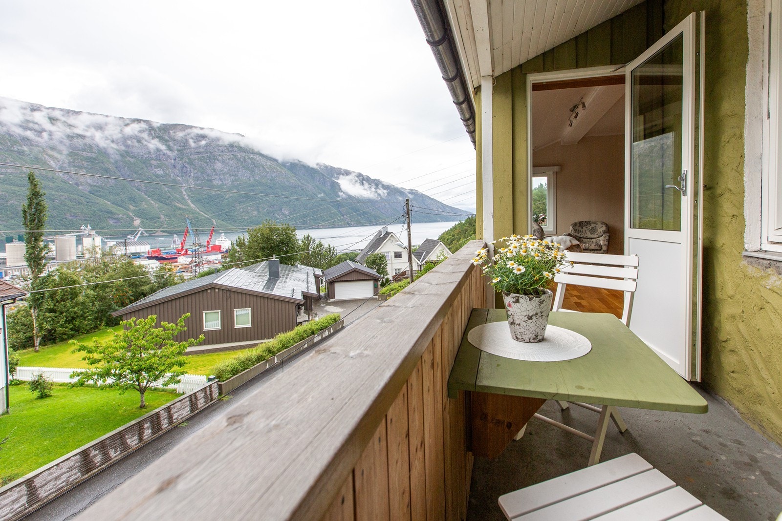 Du ser helt ut Vefsnfjorden Galleribilde