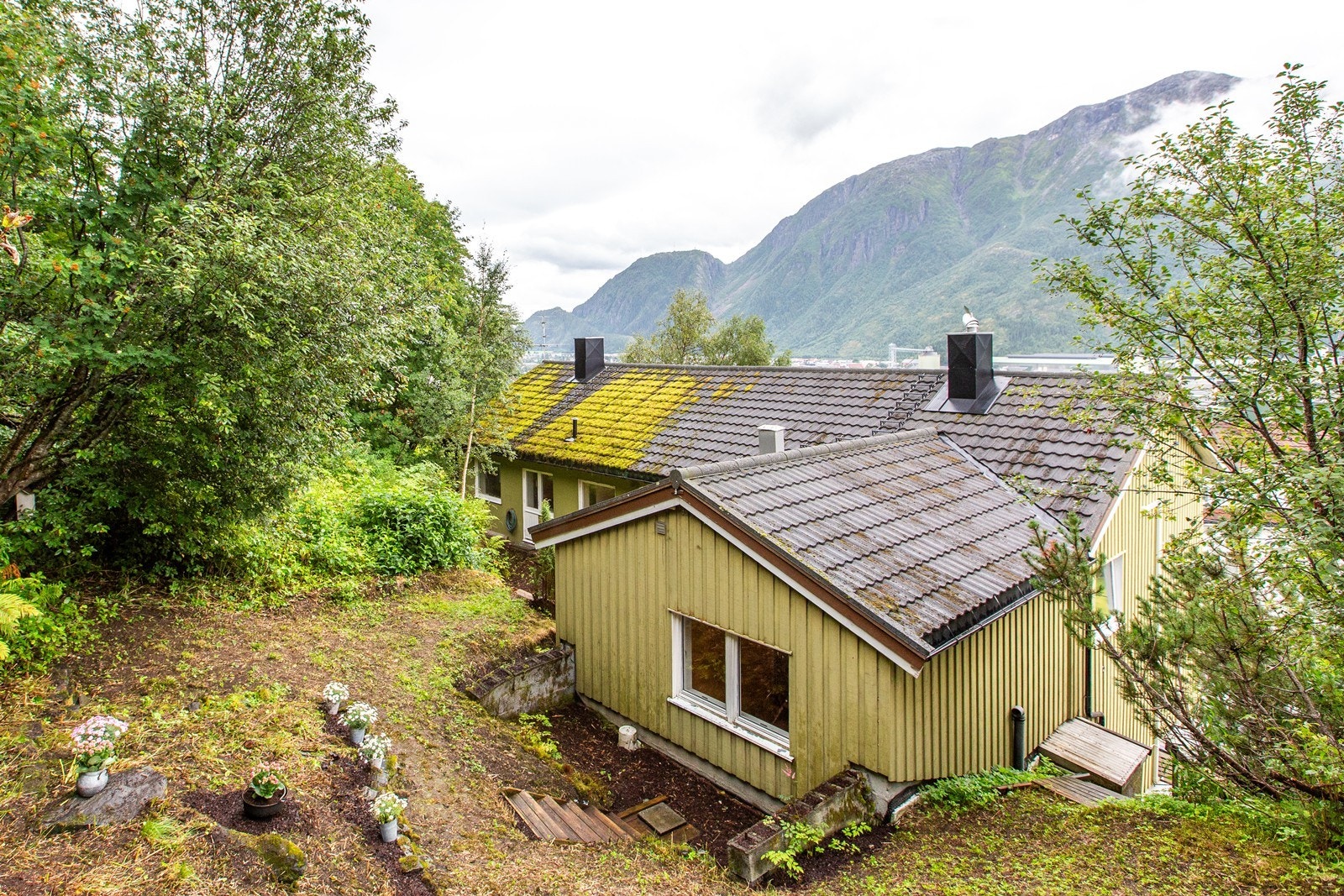 Utsikt mot Vefsna og Øyfjellet Galleribilde