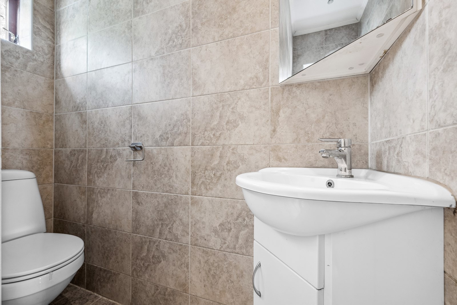 Wc i tilknytning til 1.etasje. Galleribilde