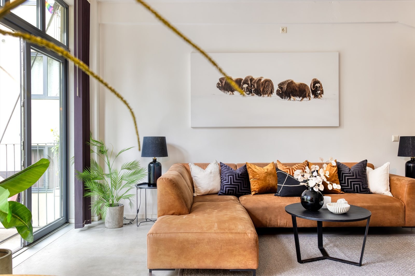 Fra stuen er det utgang til balkong. Galleribilde