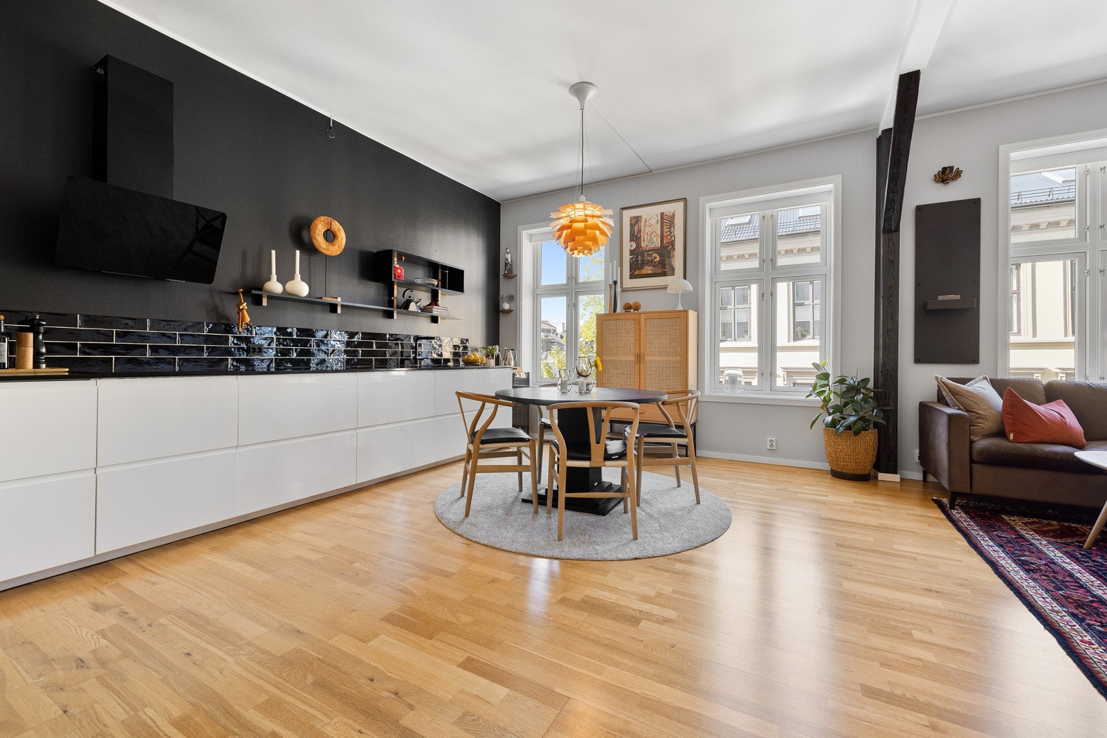 Den funksjonelle planløsningen gjør det enkelt å dele inn i hyggelige soner. Galleribilde