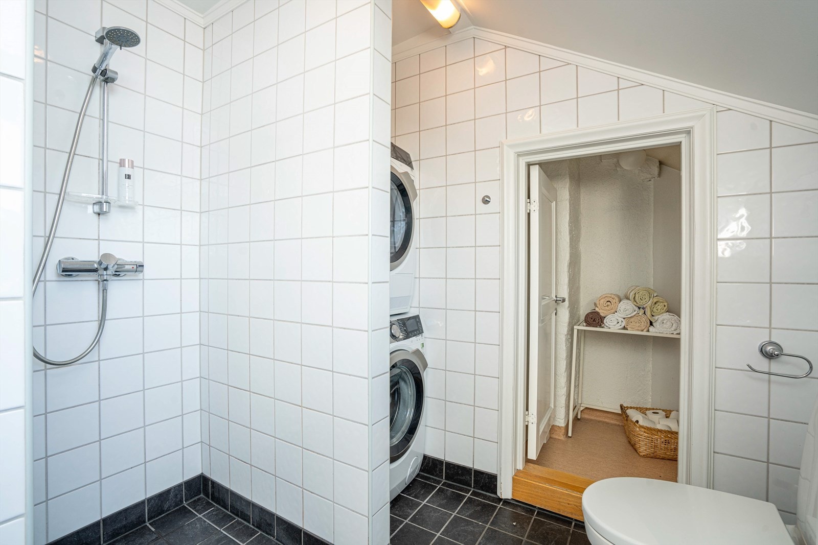 Fra badet er det adkomst til den innvendige boden Galleribilde