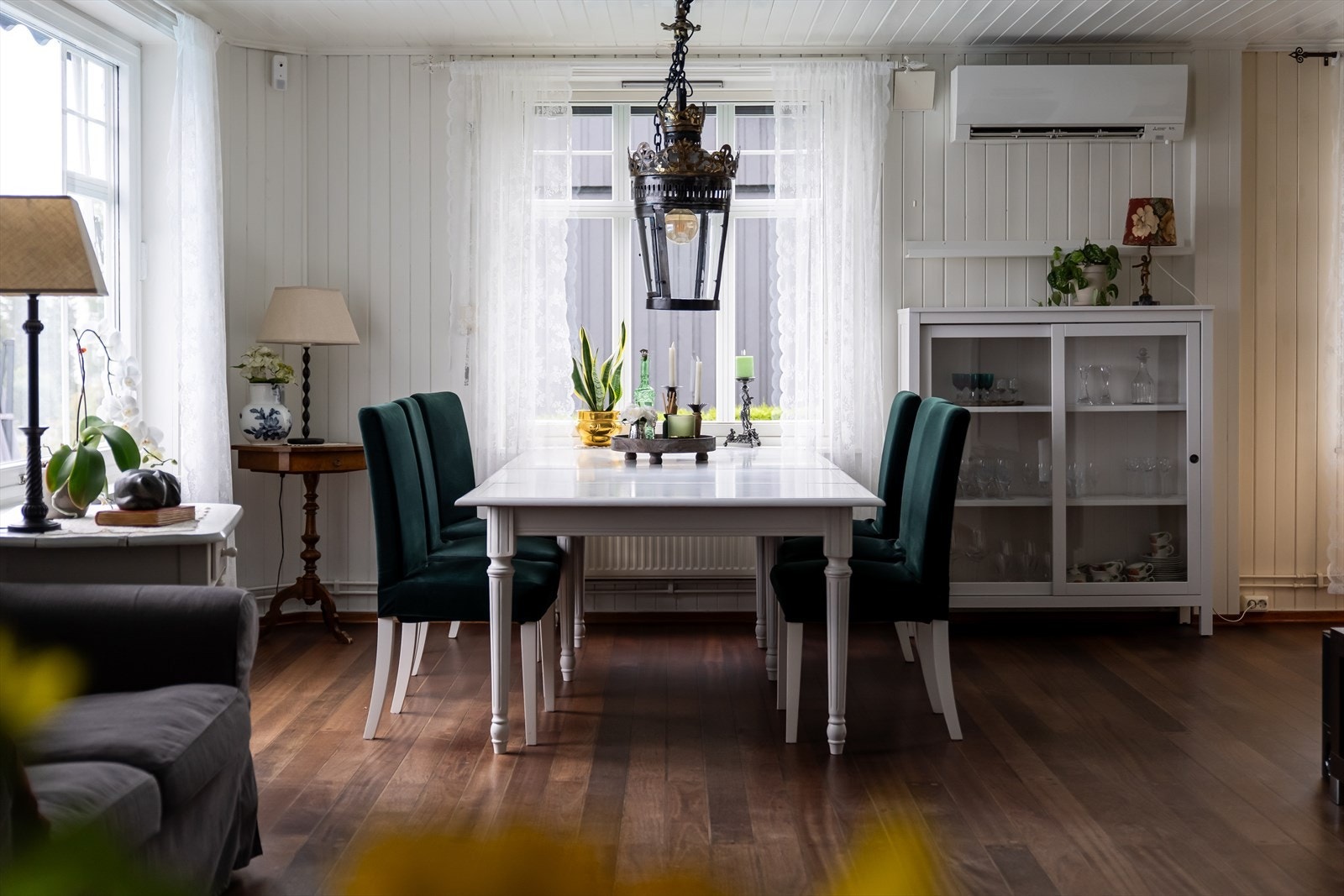 Etasjen er også utsyrt med varmepumpe som gjør det enkelt å holde godt inneklima. Galleribilde