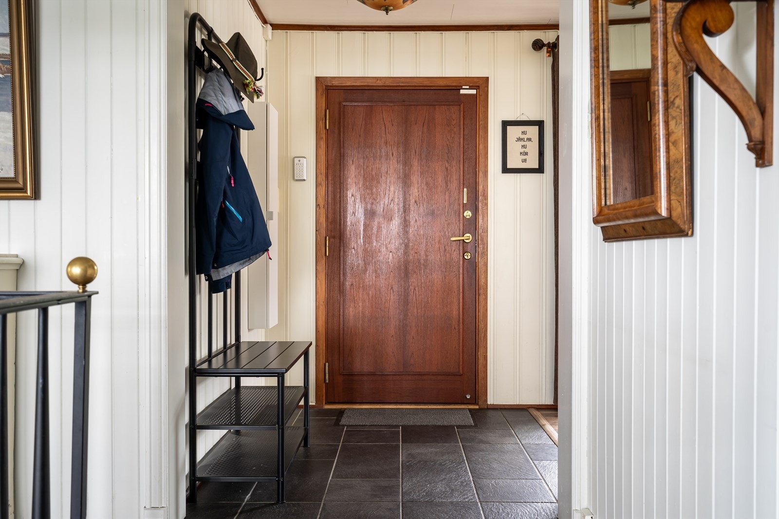 Velkommen inn til førsteetasje. Galleribilde