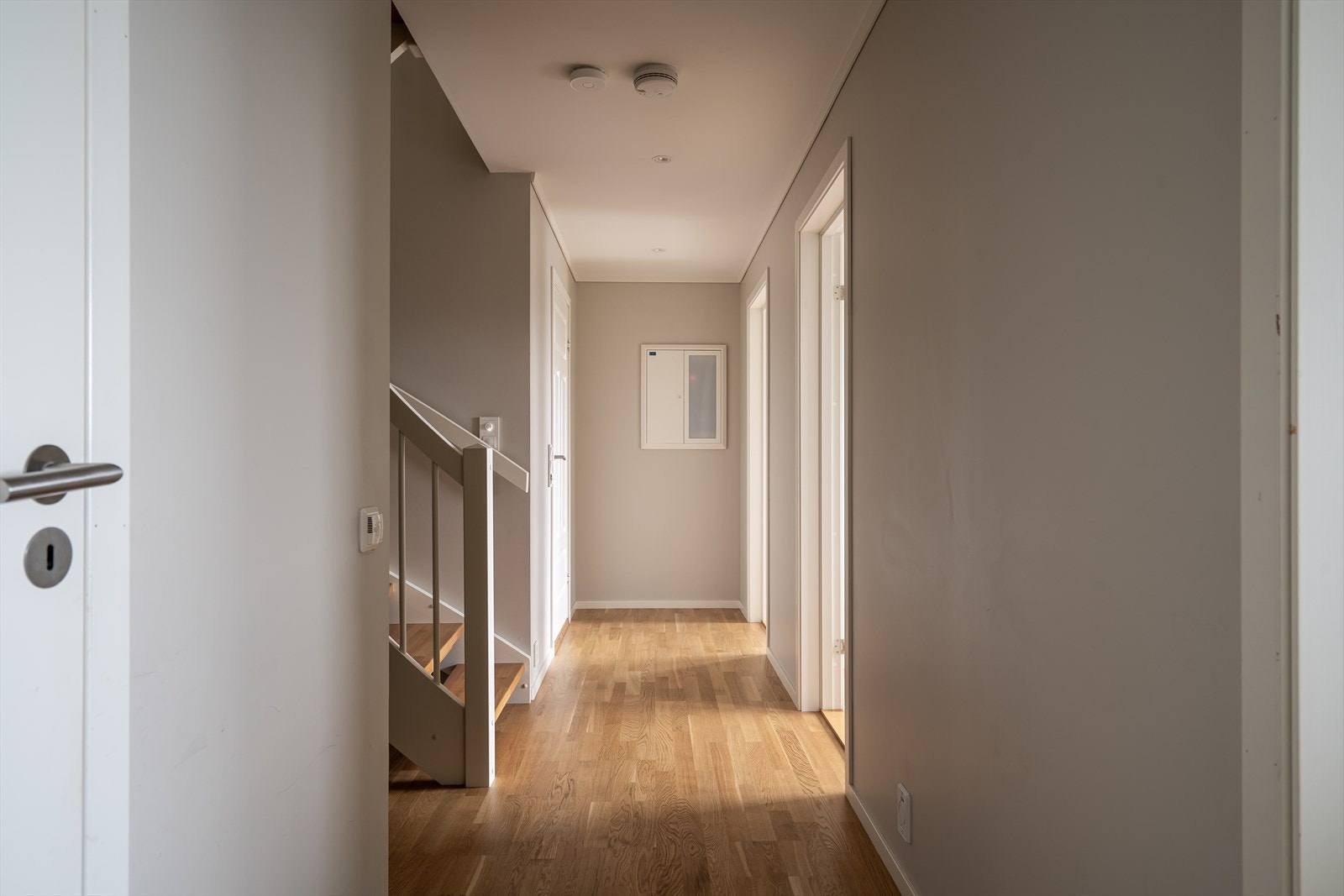 Underetasjen består av tre soverom, bad og vaskerom. Galleribilde