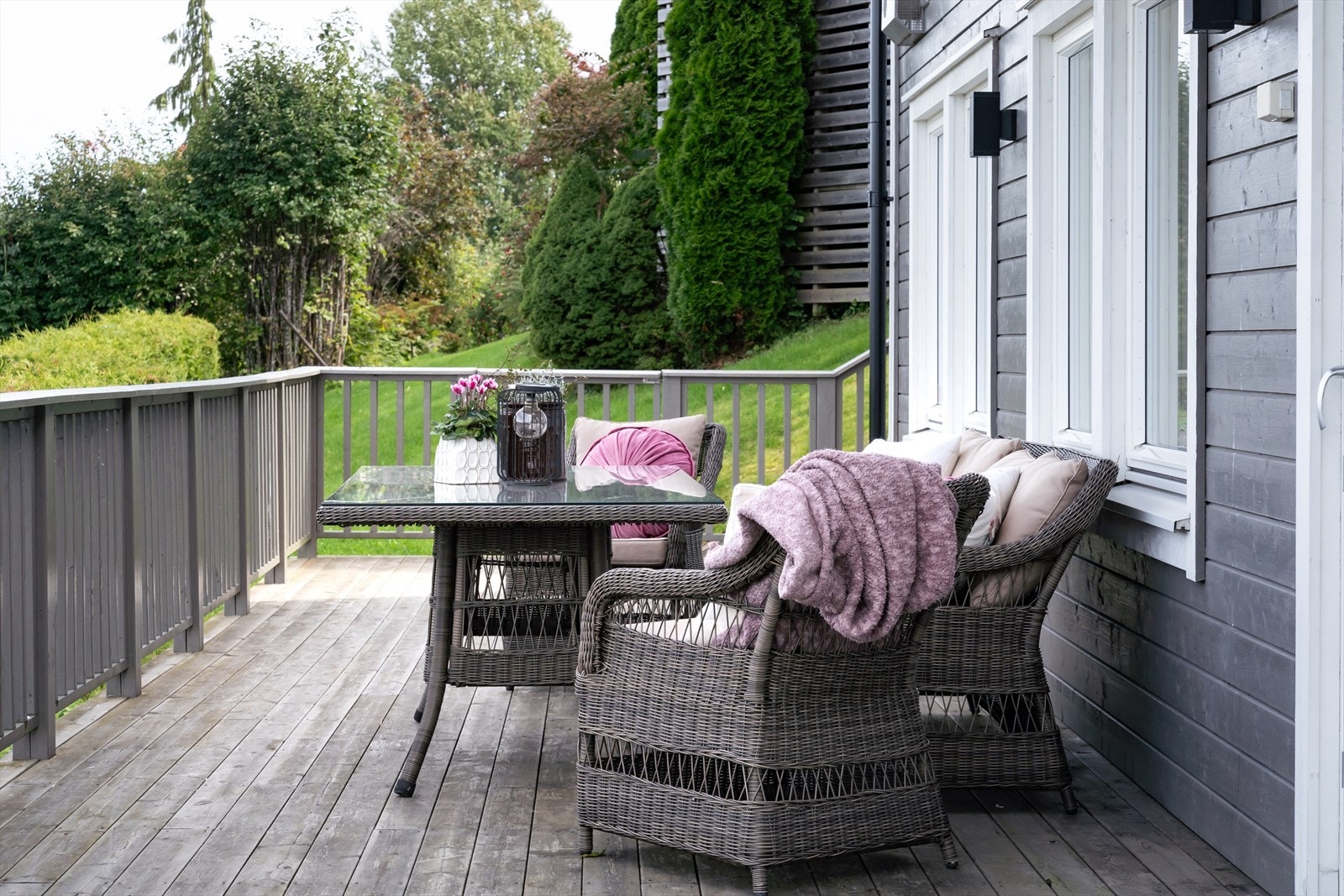 Fra hovedsoverommet er det utgang til terrasse på hele 56 kvm. Galleribilde