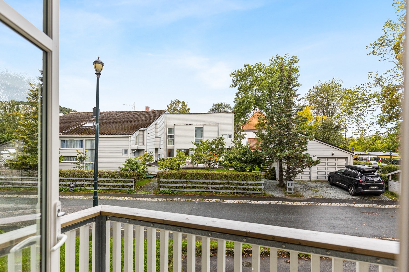 Her kan du nyte varme dager i sommer halvåret og mulighet for enkel møblering på balkongen. Galleribilde