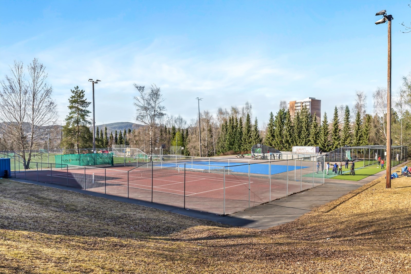 Gode treningsanlegg og fine turmuligheter. Galleribilde