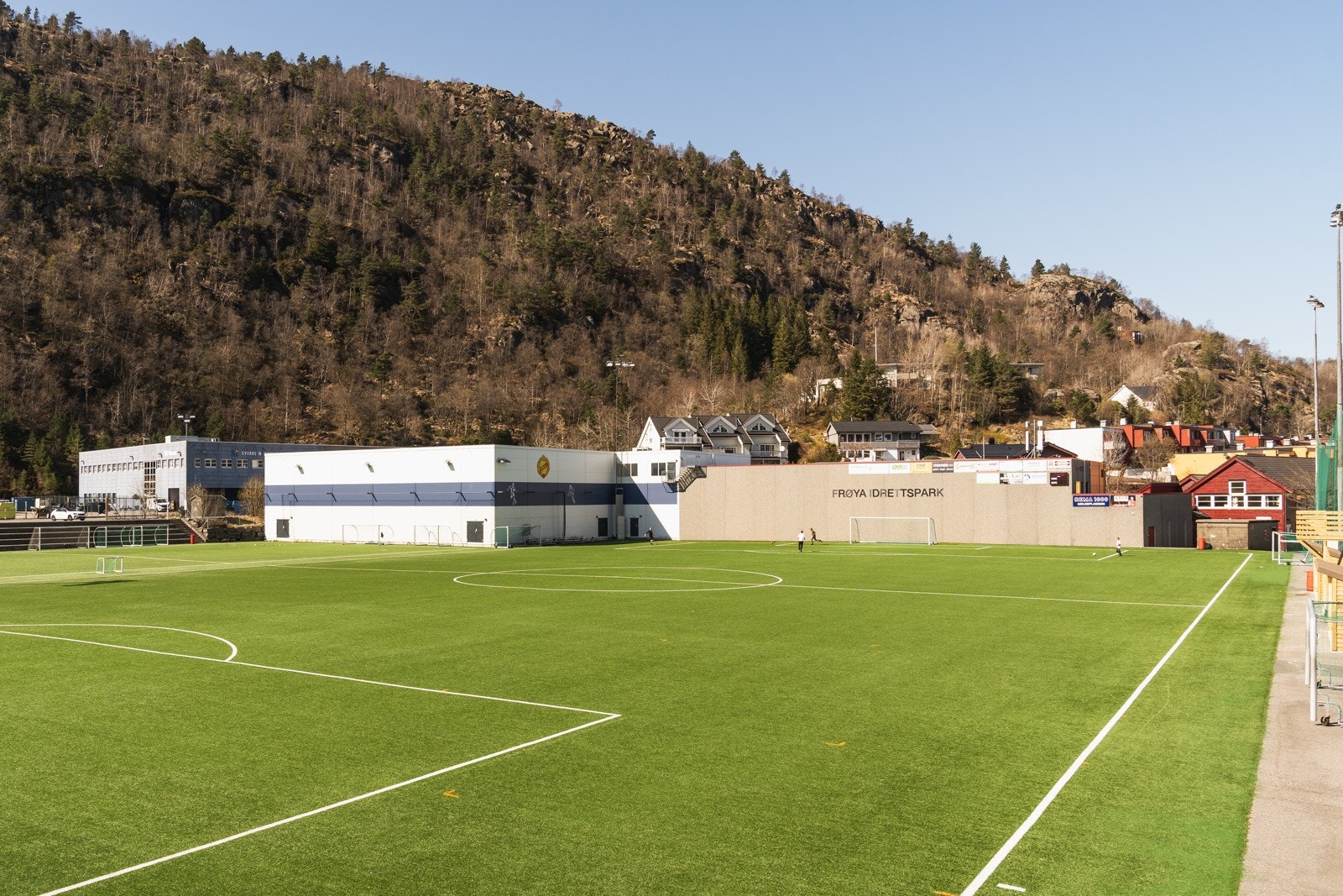 Det er også kort vei til Frøya banen. Galleribilde