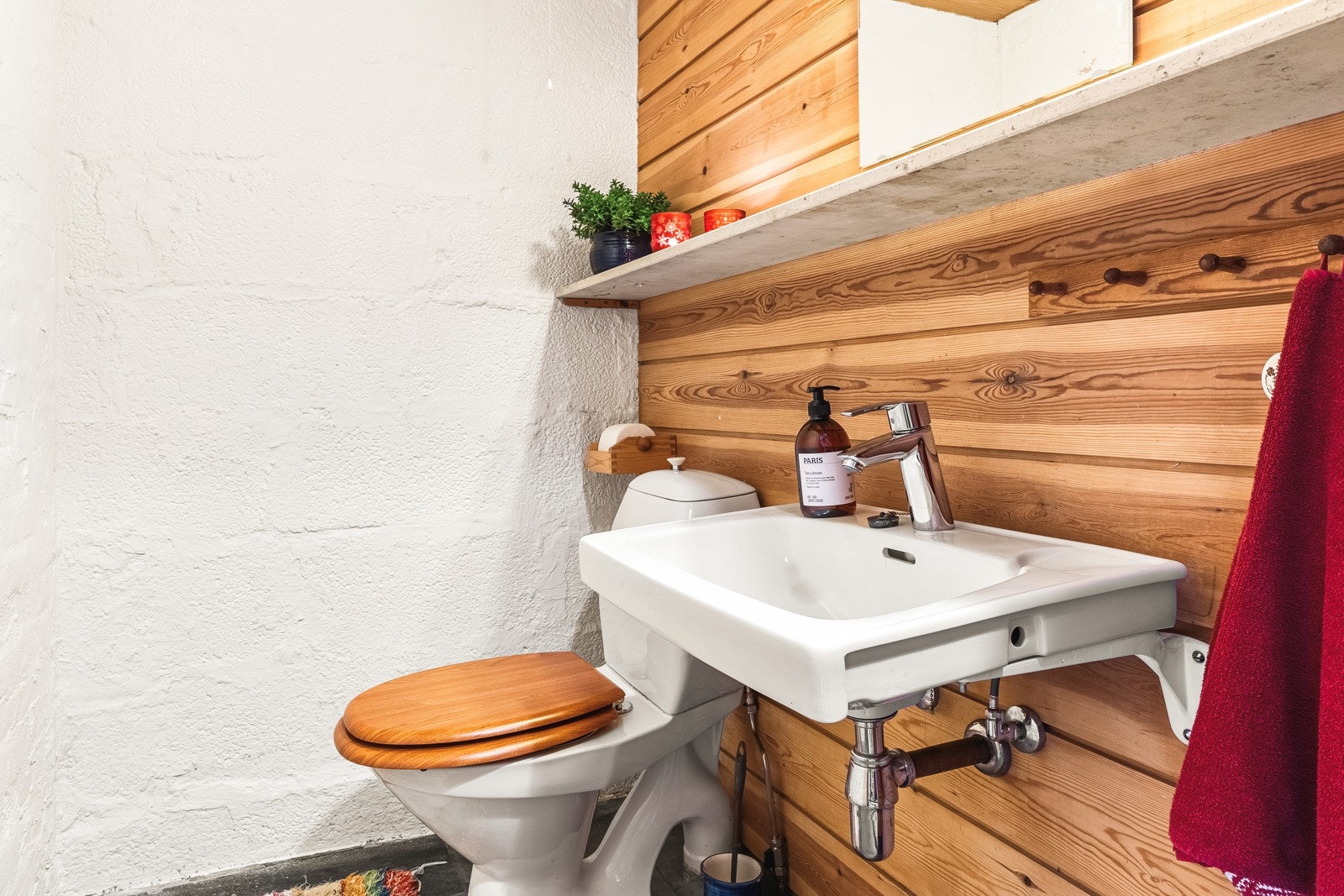 Toalettrom. Galleribilde