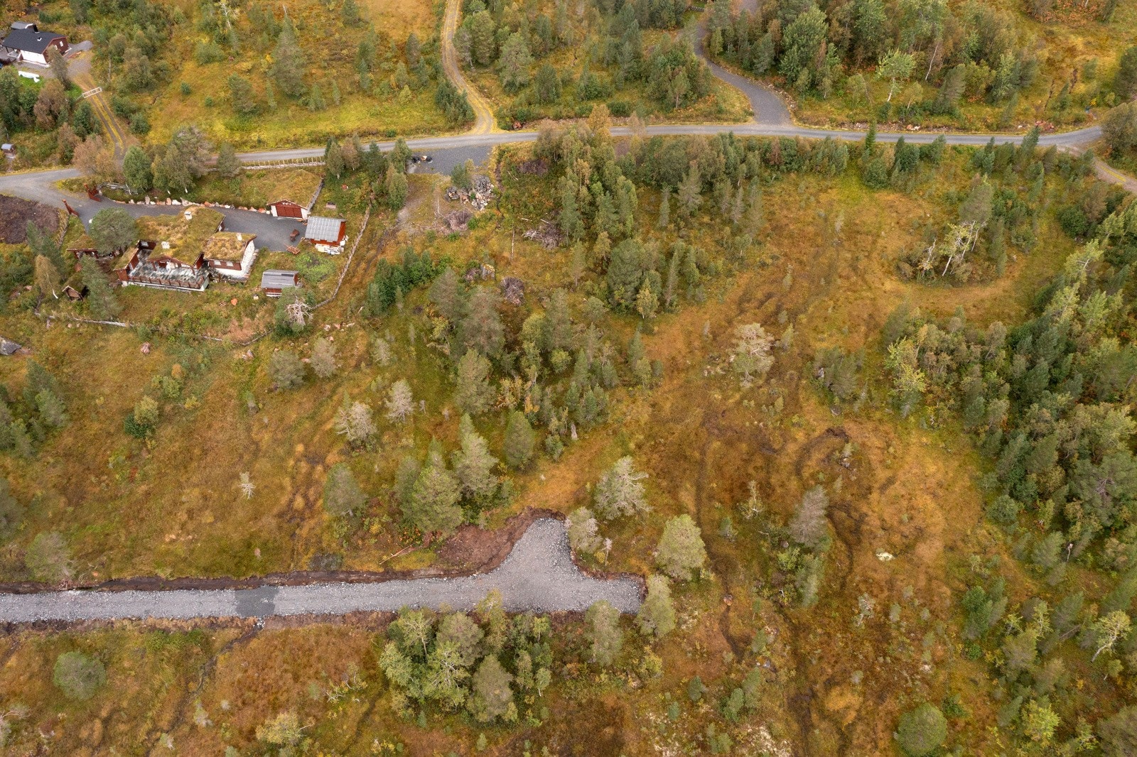 Tomt nr 3 ligger nedom den øverste veien. Tomt 4 og 5 ligger på hver sin side av snuplassen. Galleribilde