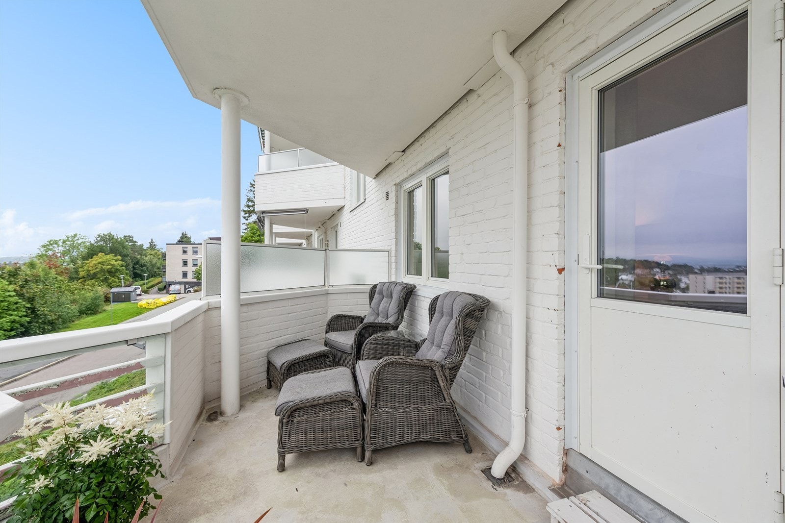 Godt med plass til utemøblement Galleribilde