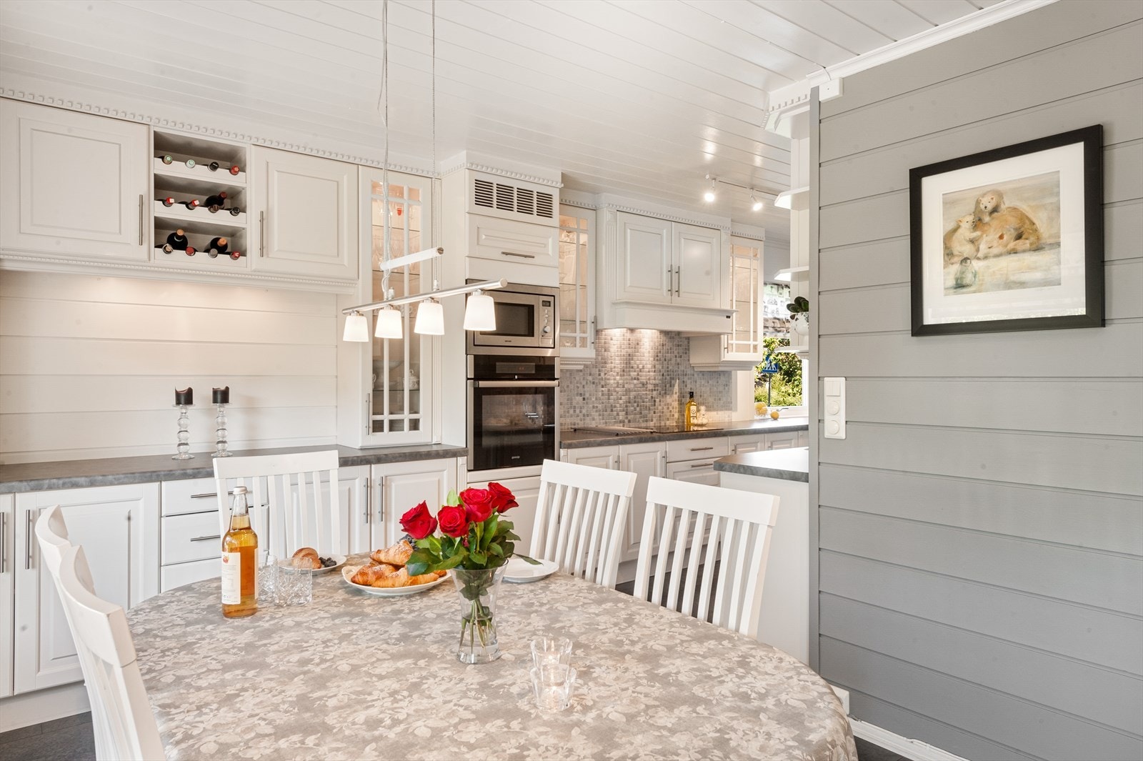 Her kan familien samles for å roe ned et øyeblikk med en god samtale over et deilig måltid. Galleribilde