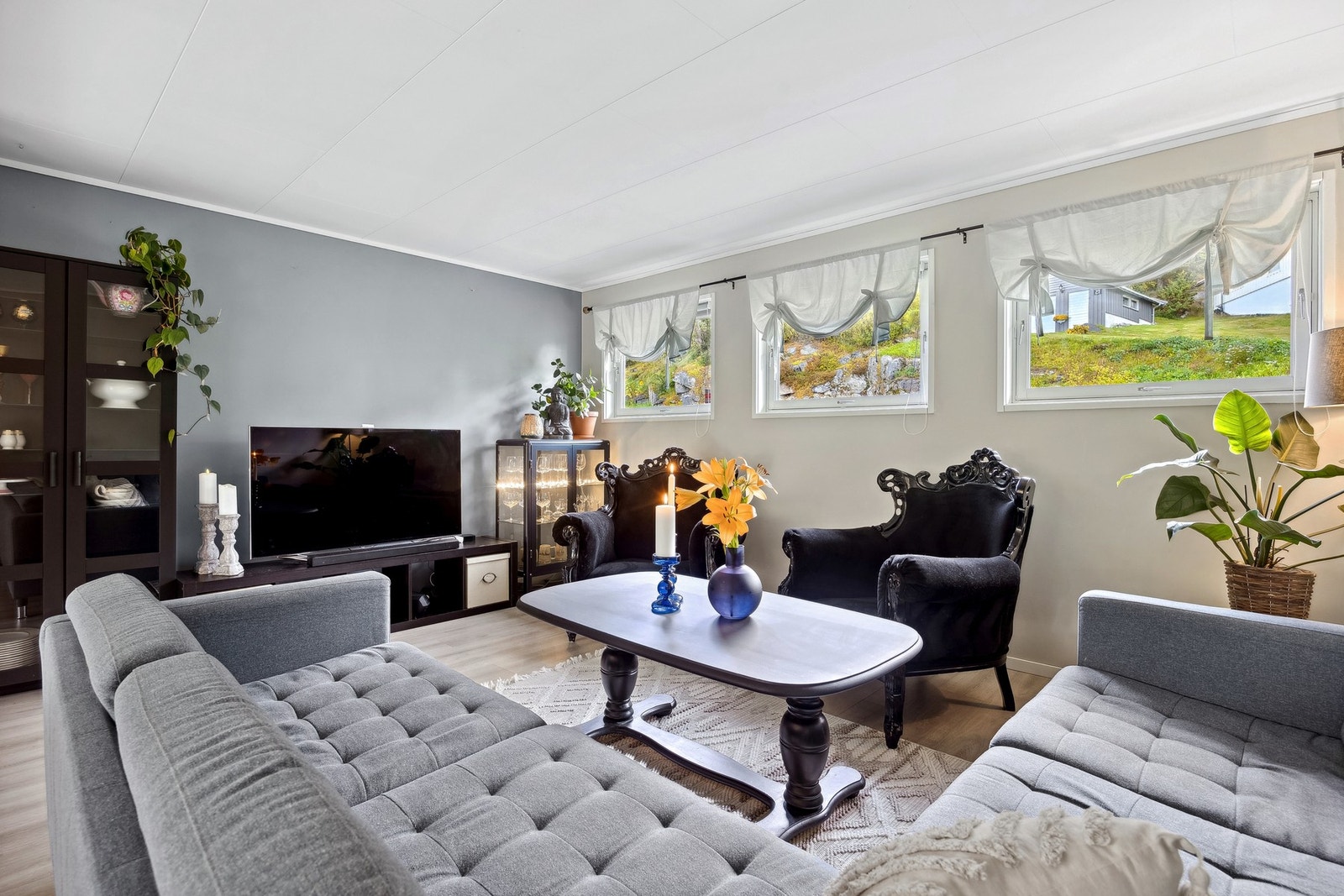 Boligen disponerer fire boder totalt, hvor tre av disse er i sokkelen. Galleribilde