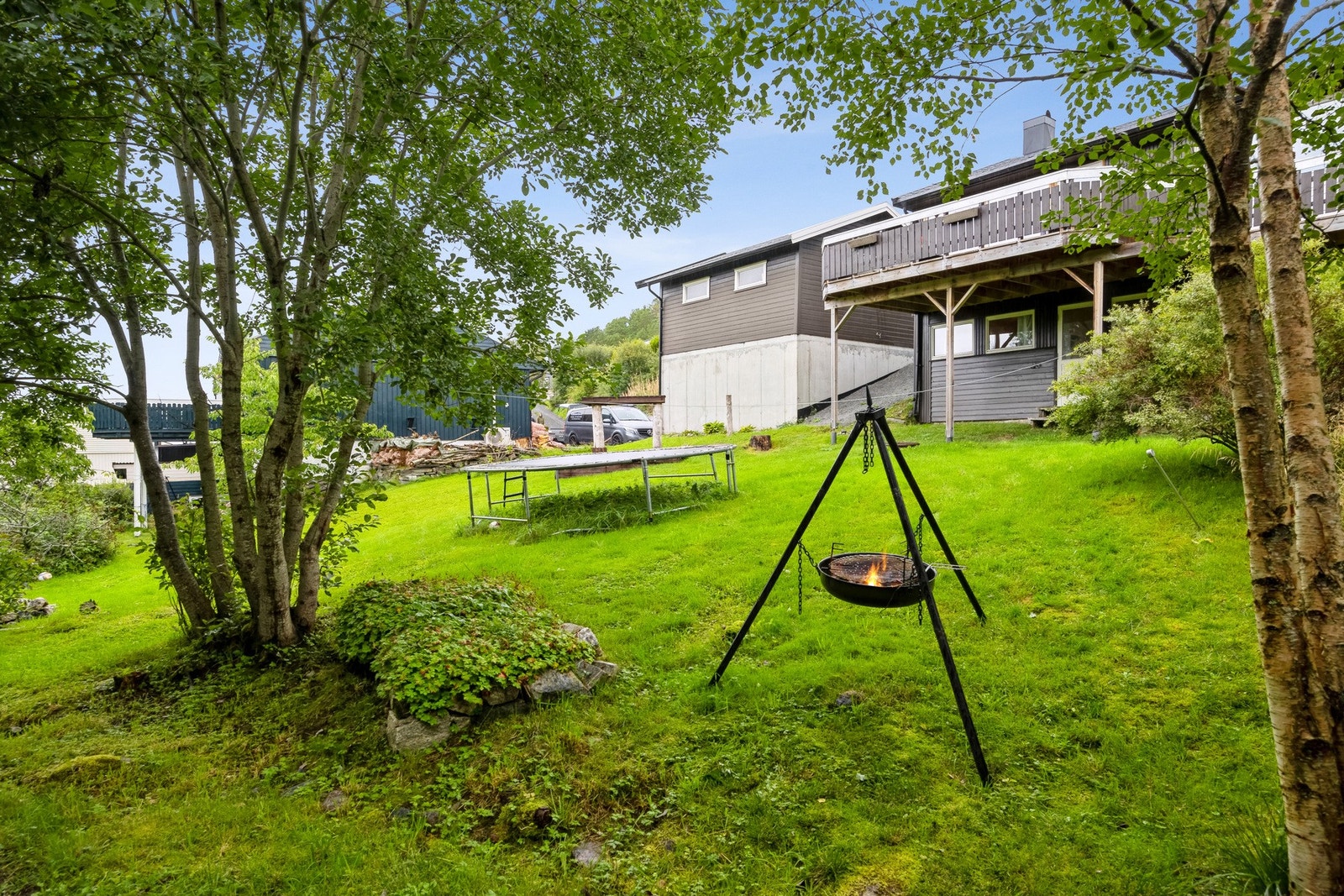 Pent opparbeidet og barnevennlig uteområde. Galleribilde