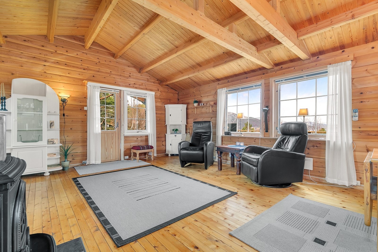 Hytte - Romslig stue. Galleribilde