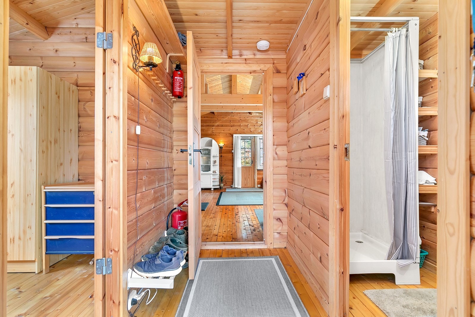 Hytte - Gang. Galleribilde